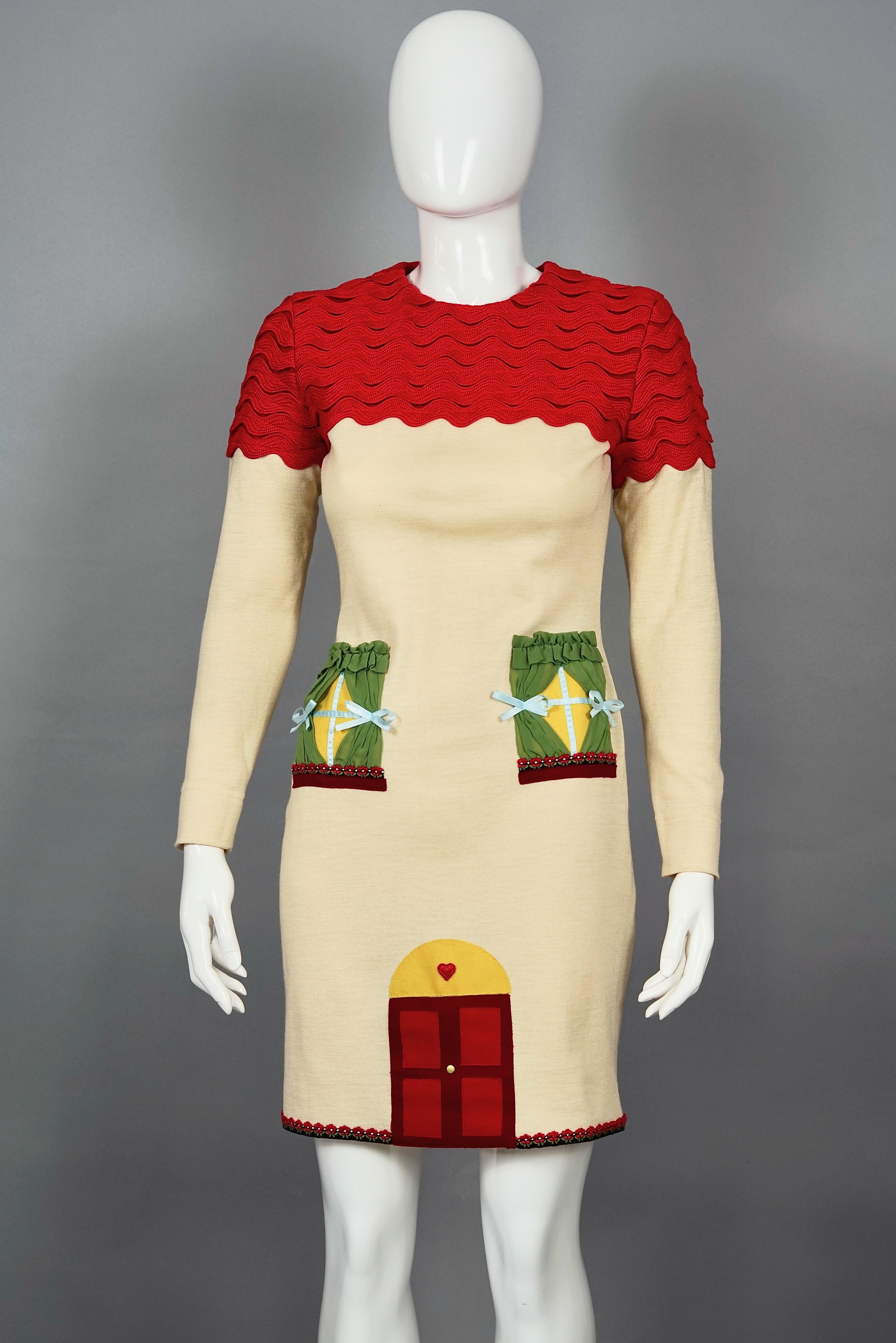 Vintage MOSCHINO CHEAP and CHIC Italian House Novelty Applique Whimsical Dress

Measurements taken laid flat:
Shoulder: 14.96 inches (38 cm)
Sleeves: 22.44 Inches (57 cm)
Bust: 17.32 inches (44 cm)
Waist: 14.17 inches (36 cm)
Hips: 16.92 inches (43