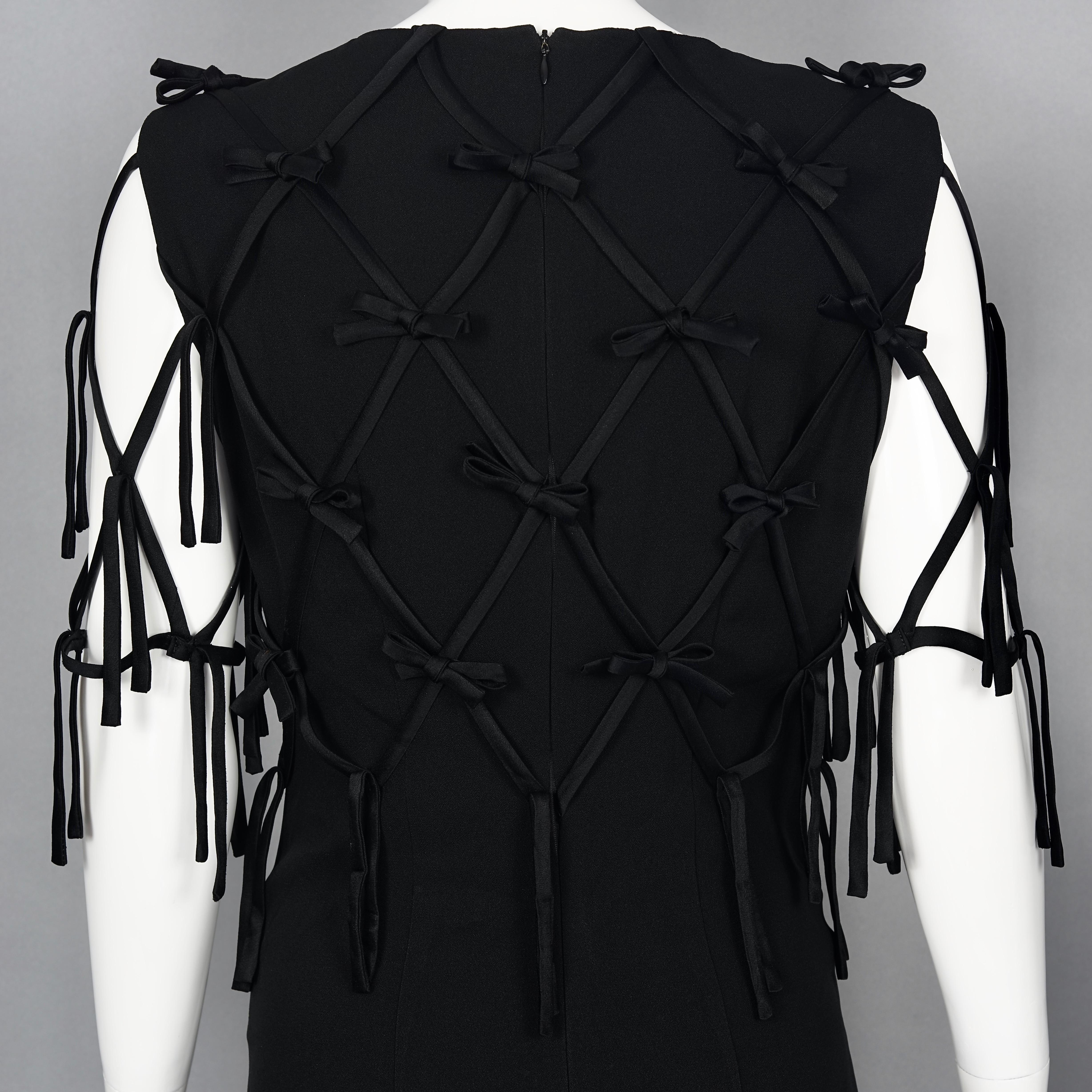 MOSCHINO CHEAP und CHIC „Take A Bow“ Schleifeneinsatz Kleid 1
