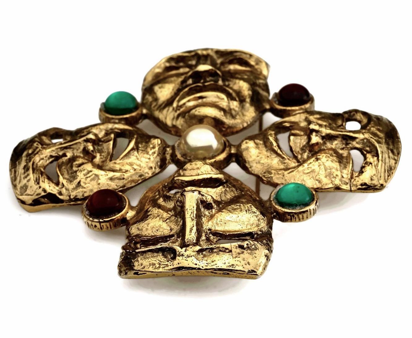 Vintage MOSCHINO Comedy Tragedy Mask Jewelled Novelty Brooch In Good Condition In Kingersheim, Alsace