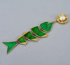 Vintage MOSCHINO Grün emaillierte Fischbrosche, italienisches Sprichwort