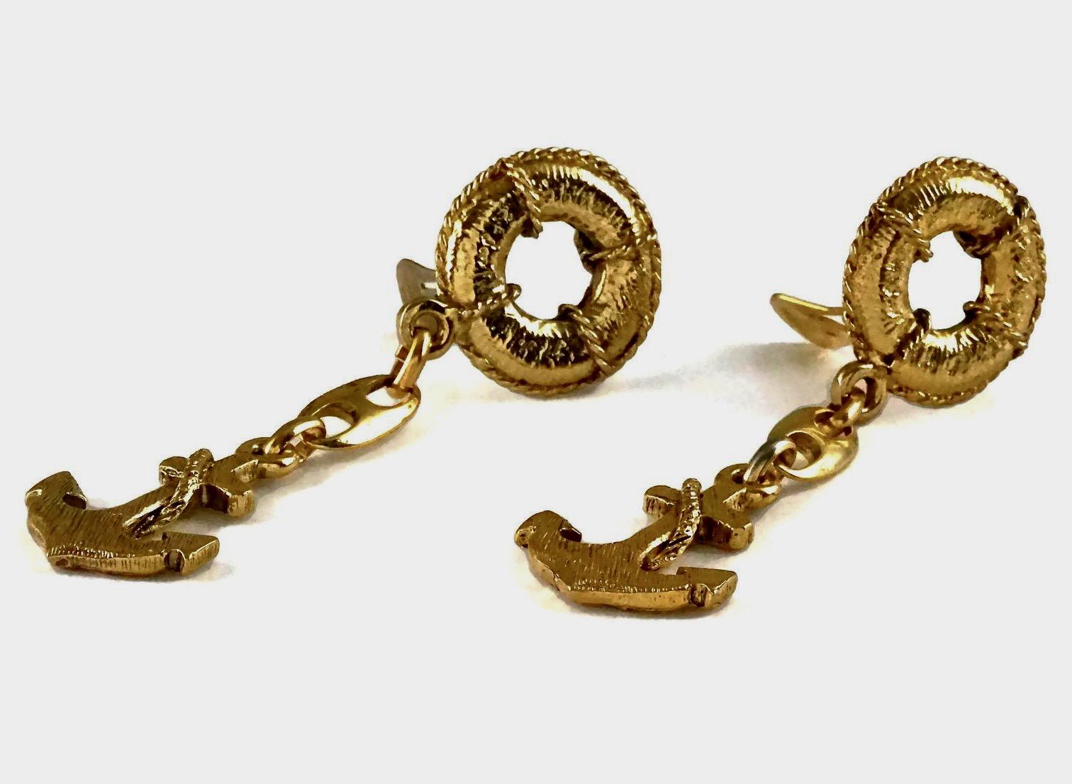 Vintage MOSCHINO Nautical Anchor Wheel Novelty Earrings In Good Condition In Kingersheim, Alsace