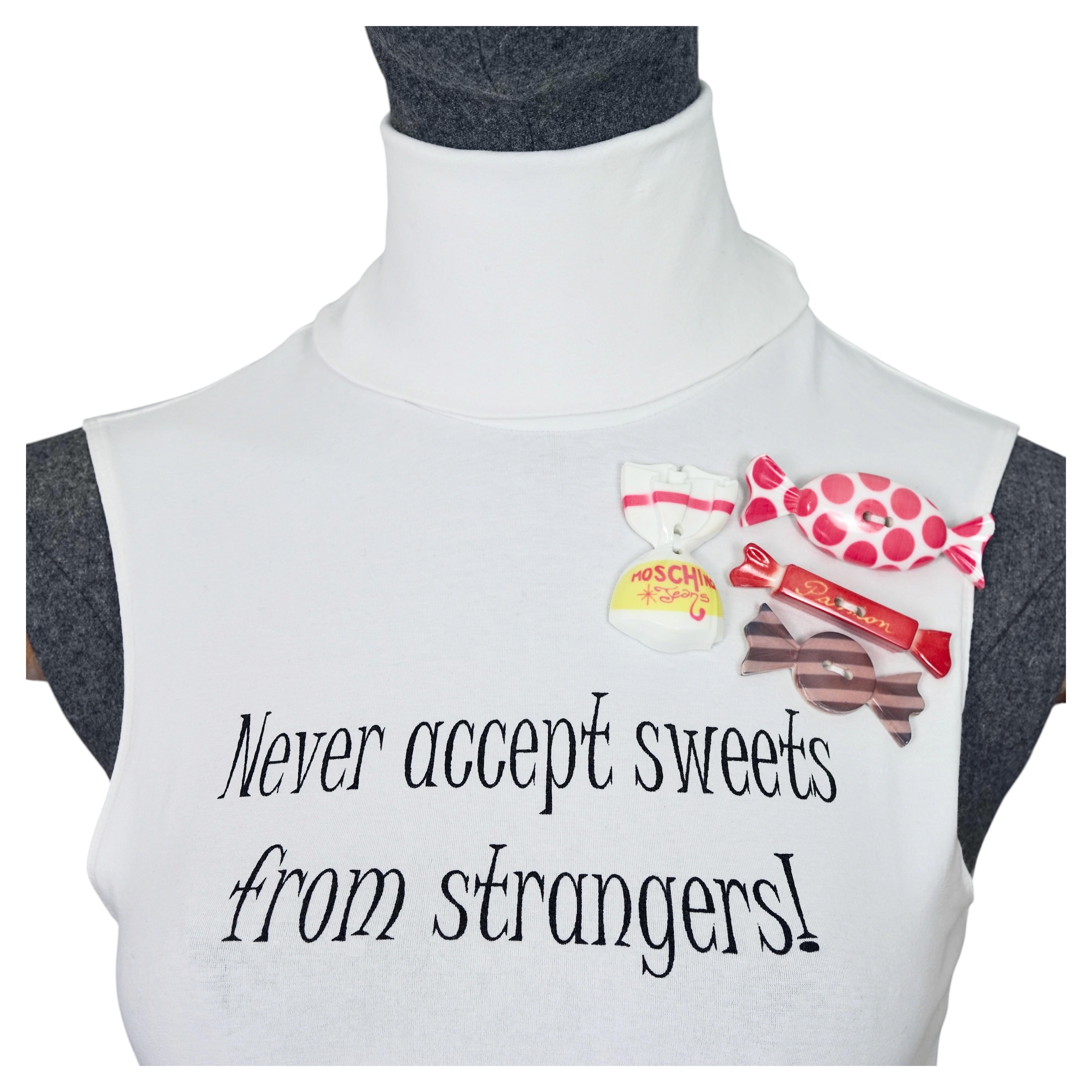 Moschino vintage "Non accettare mai dolci dagli sconosciuti!" Top con decorazioni a forma di caramella in vendita