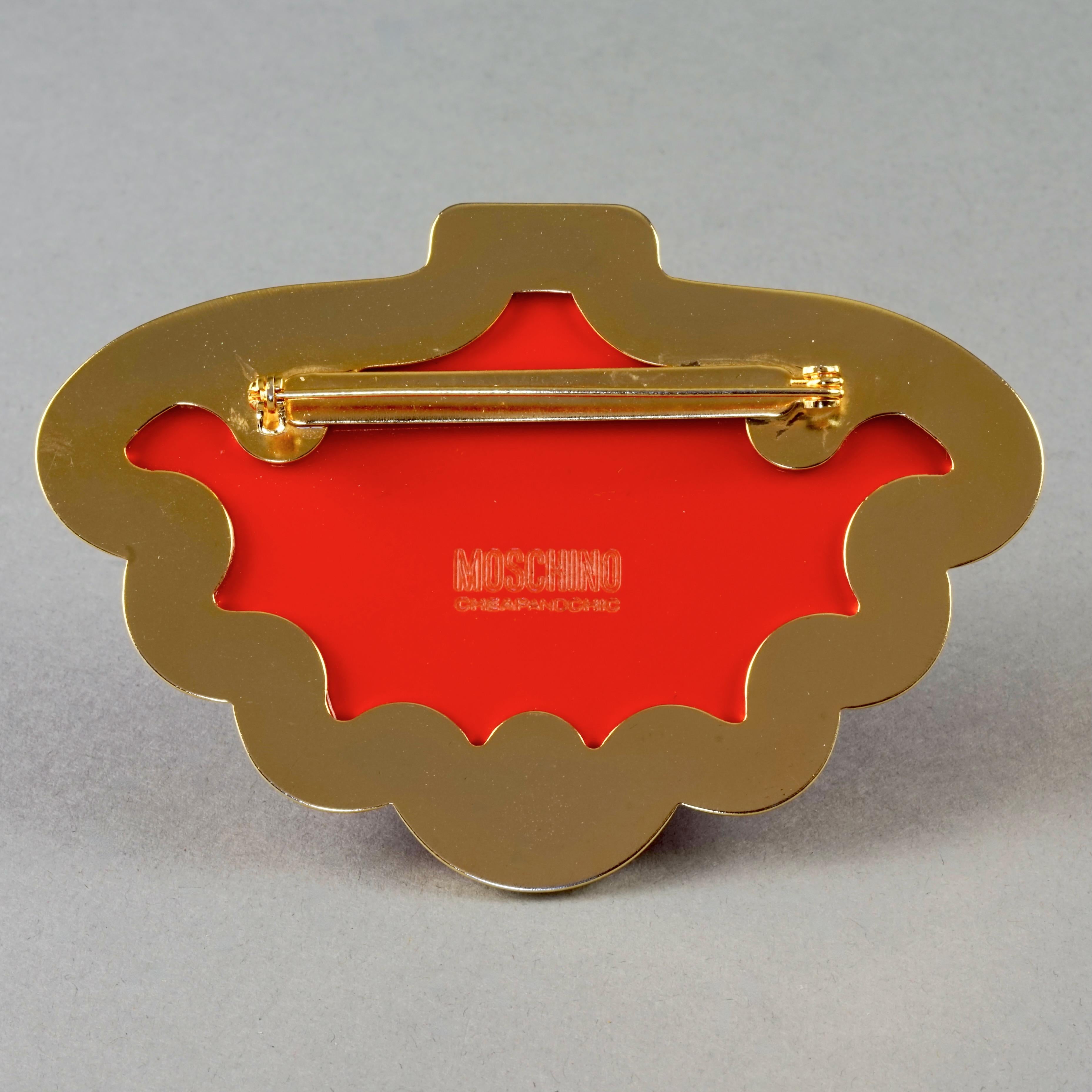 Vintage MOSCHINO Orange Scallop Fan Shell Novelty Brooch For Sale 2