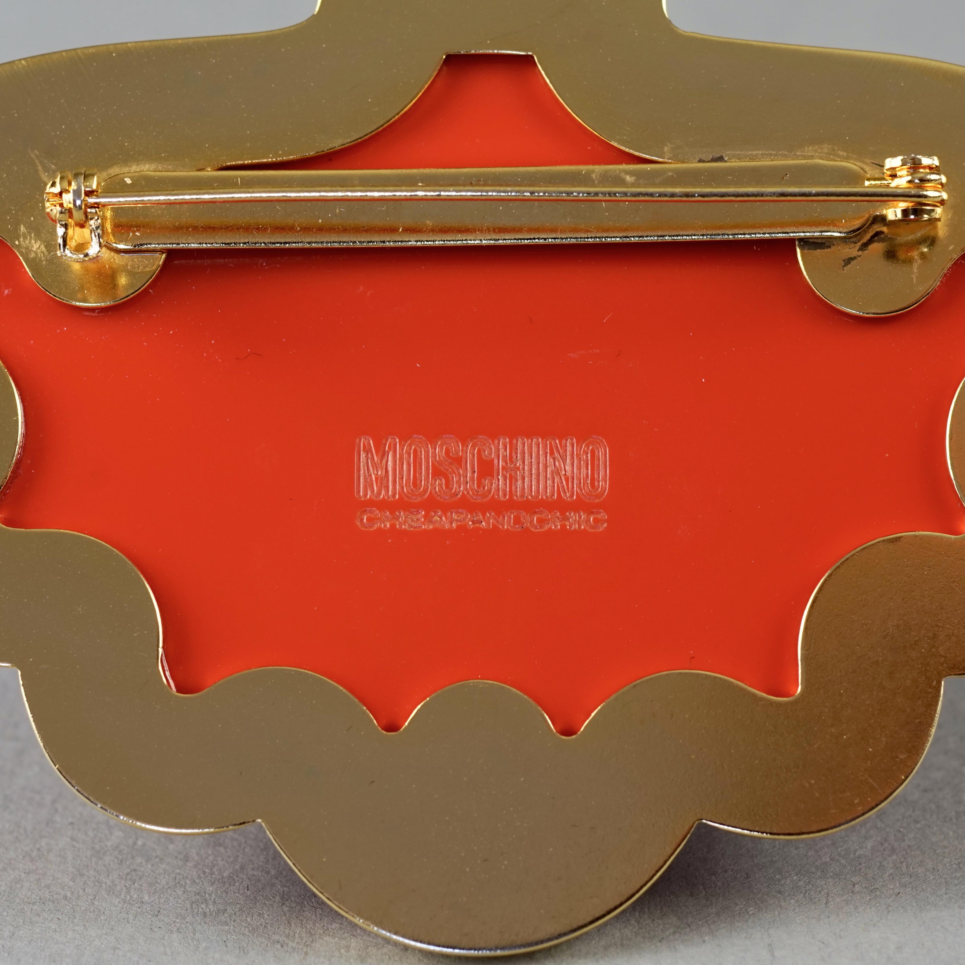 Vintage MOSCHINO Orange Scallop Fan Shell Novelty Brooch For Sale 3