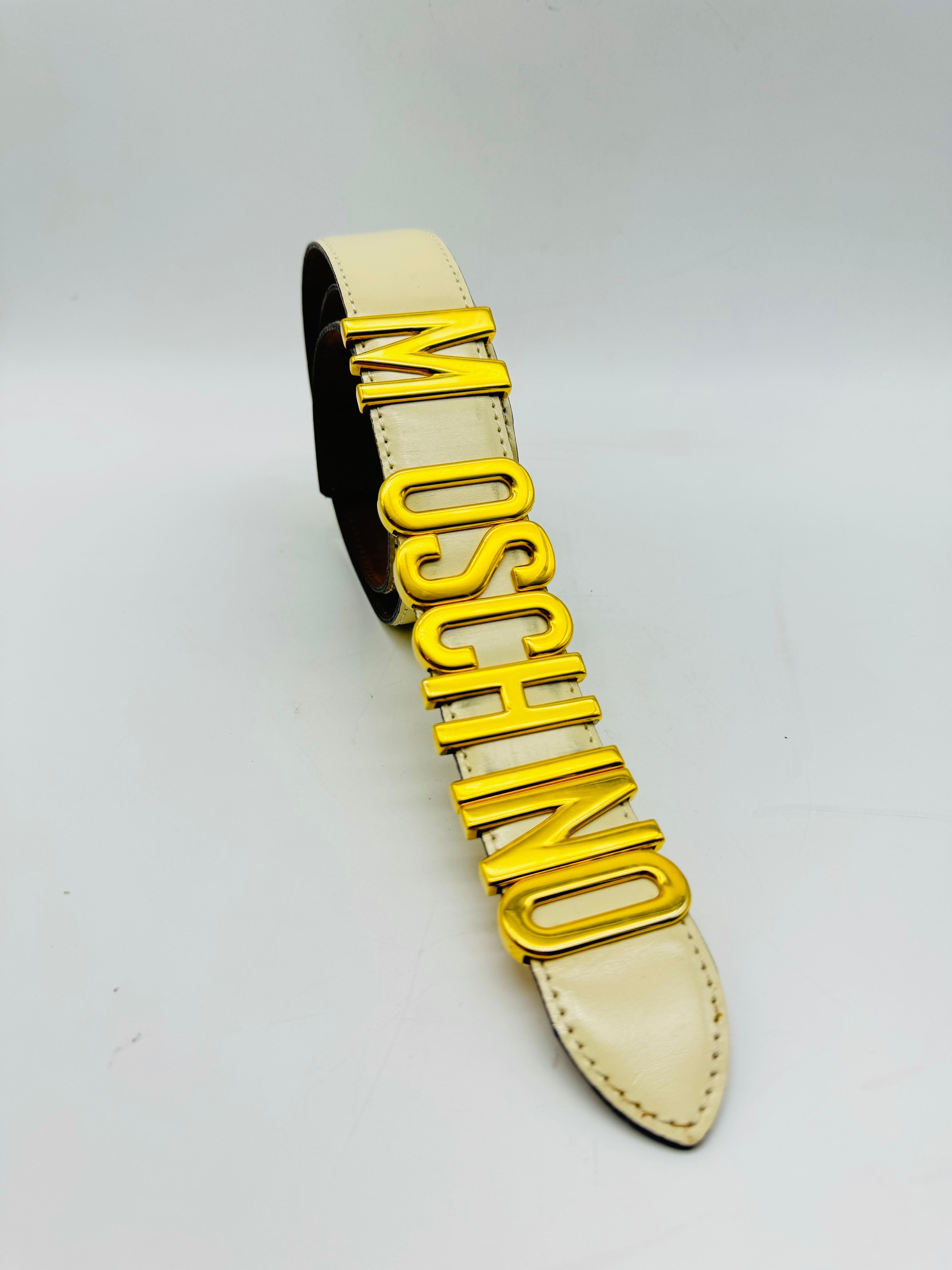 Vintage Moschino Belt 
creme white 
size 46 
Moschino redwall 
