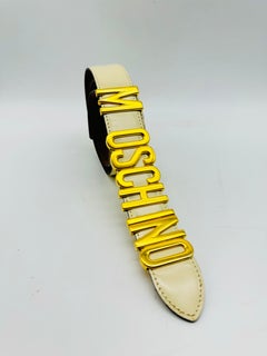 Vintage Moschino Redwall belt classic gold