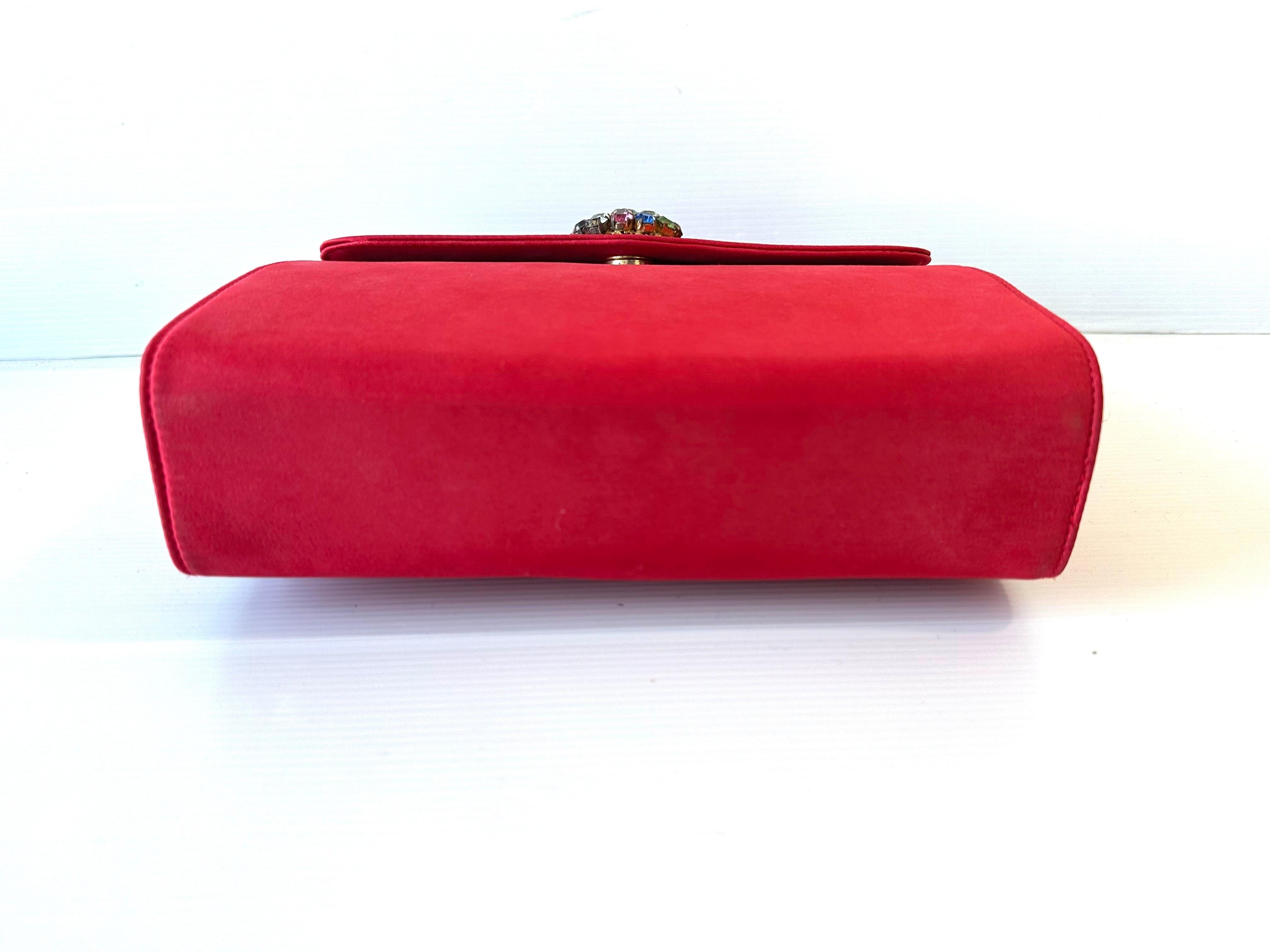 Vintage Moschino Redwall handbag from the 90s For Sale 4