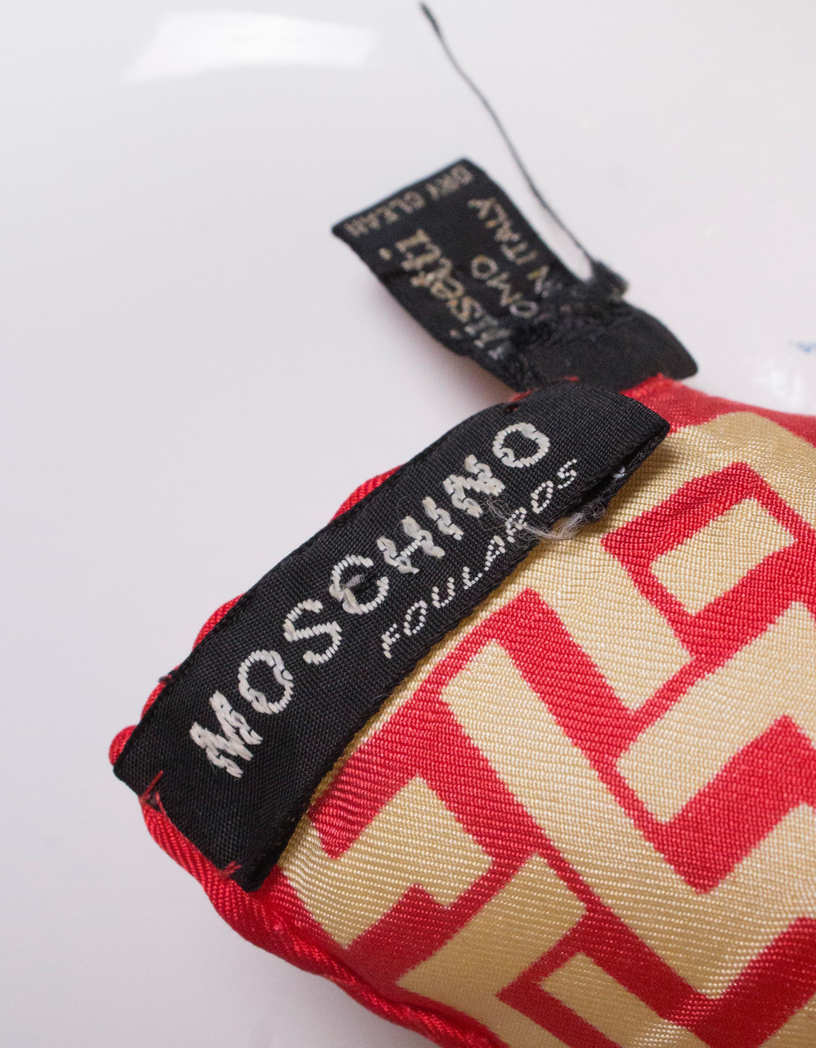 Rouge Moschino - Écharpe en soie vintage en vente