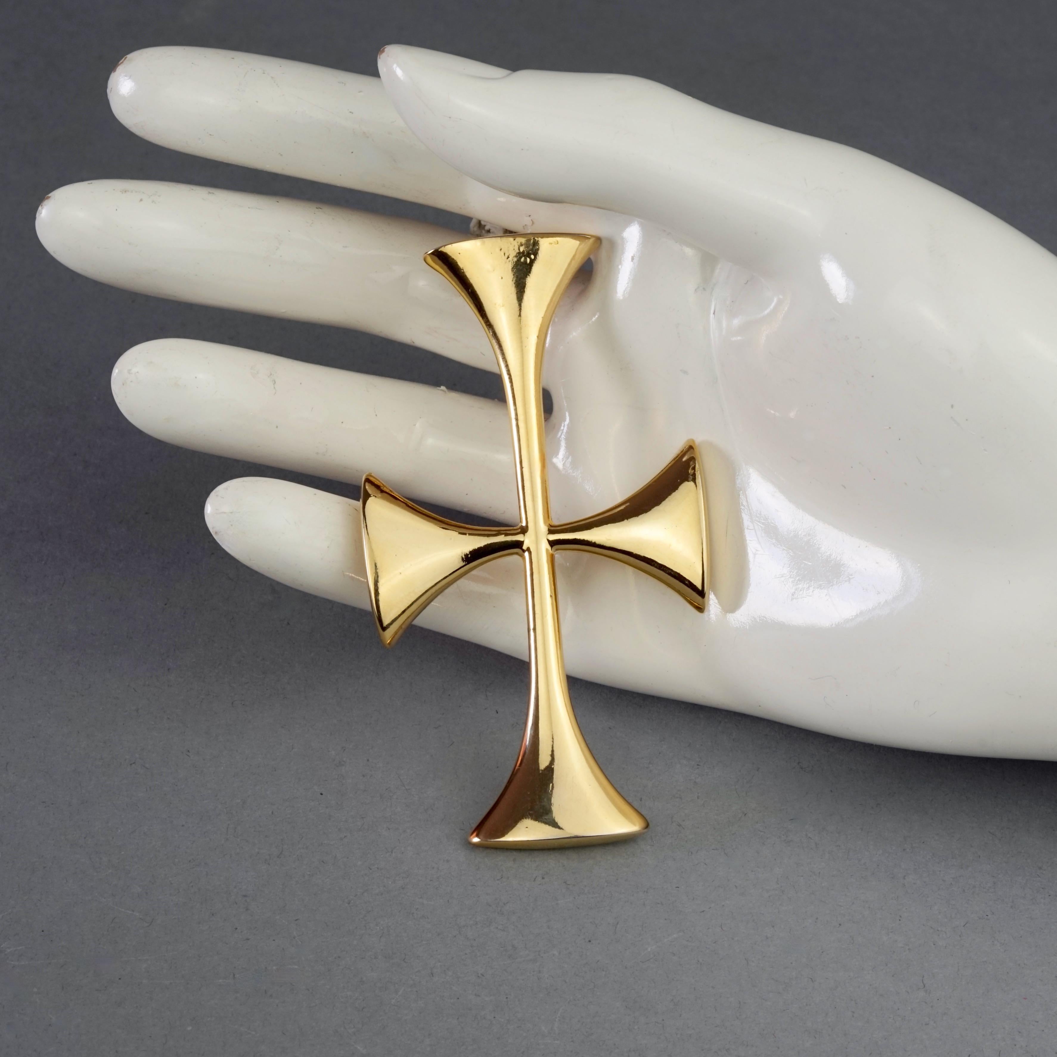 Vintage MOSCHINO Templar Cross Novelty Brooch For Sale 2