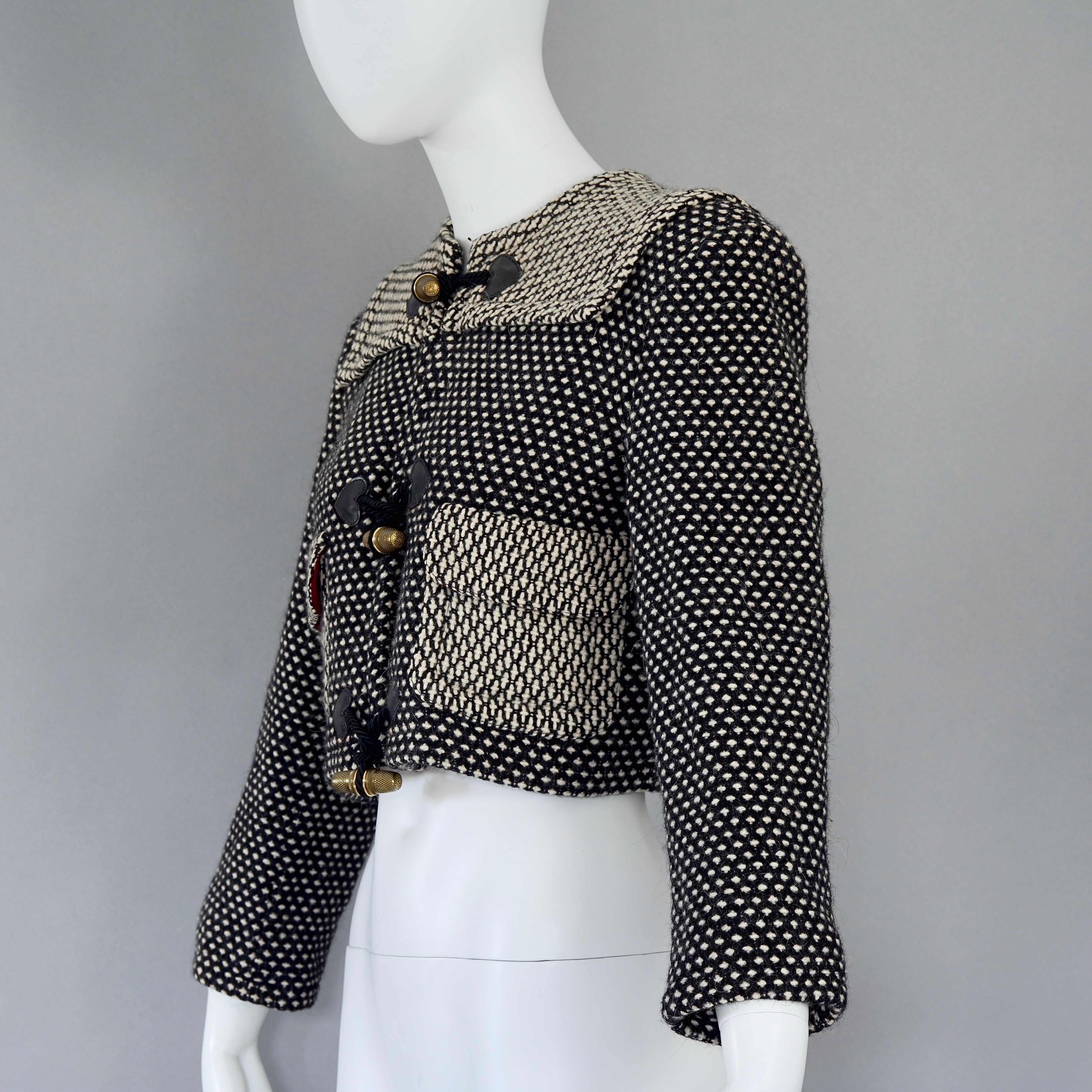 Vintage MOSCHINO Thimble Button Black White Woven Alpaca Blend Cropped Jacket In Excellent Condition For Sale In Kingersheim, Alsace