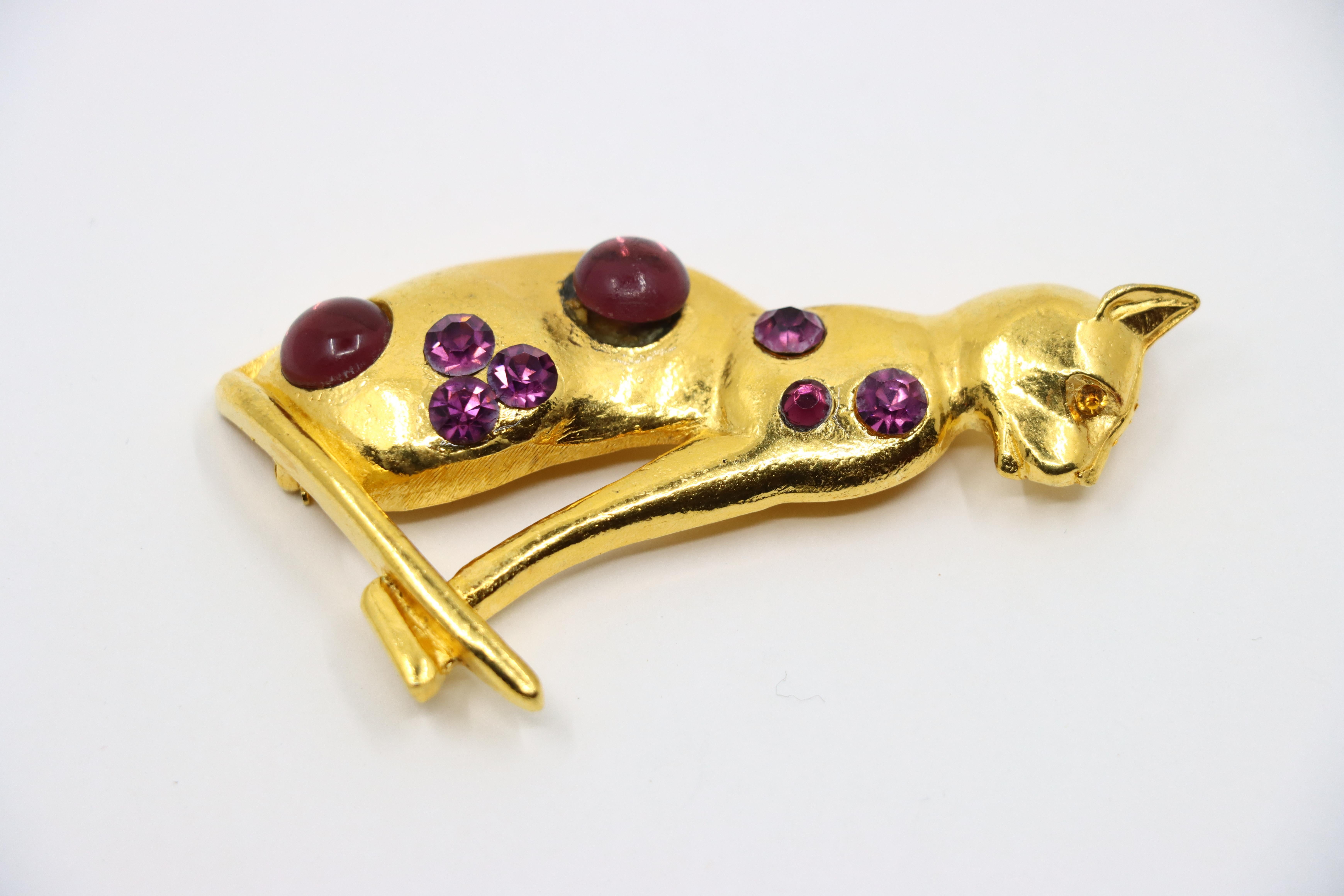 Women's or Men's Vintage MOSELL Gold Tone Purple Rhinestone Cat Pendant For Sale