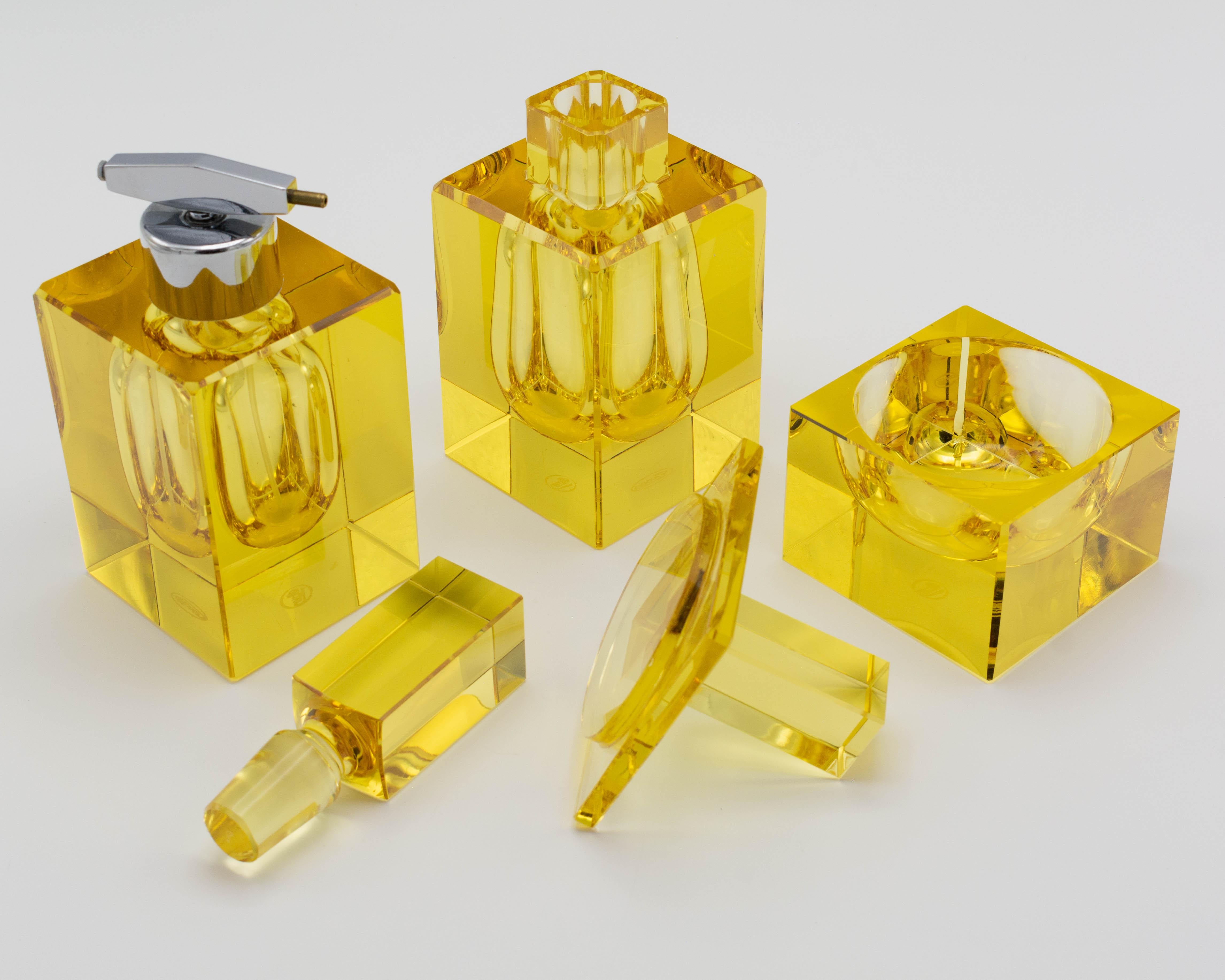 Tchèque Ensemble de 3 pièces de parfums en verre vintage Moser en vente