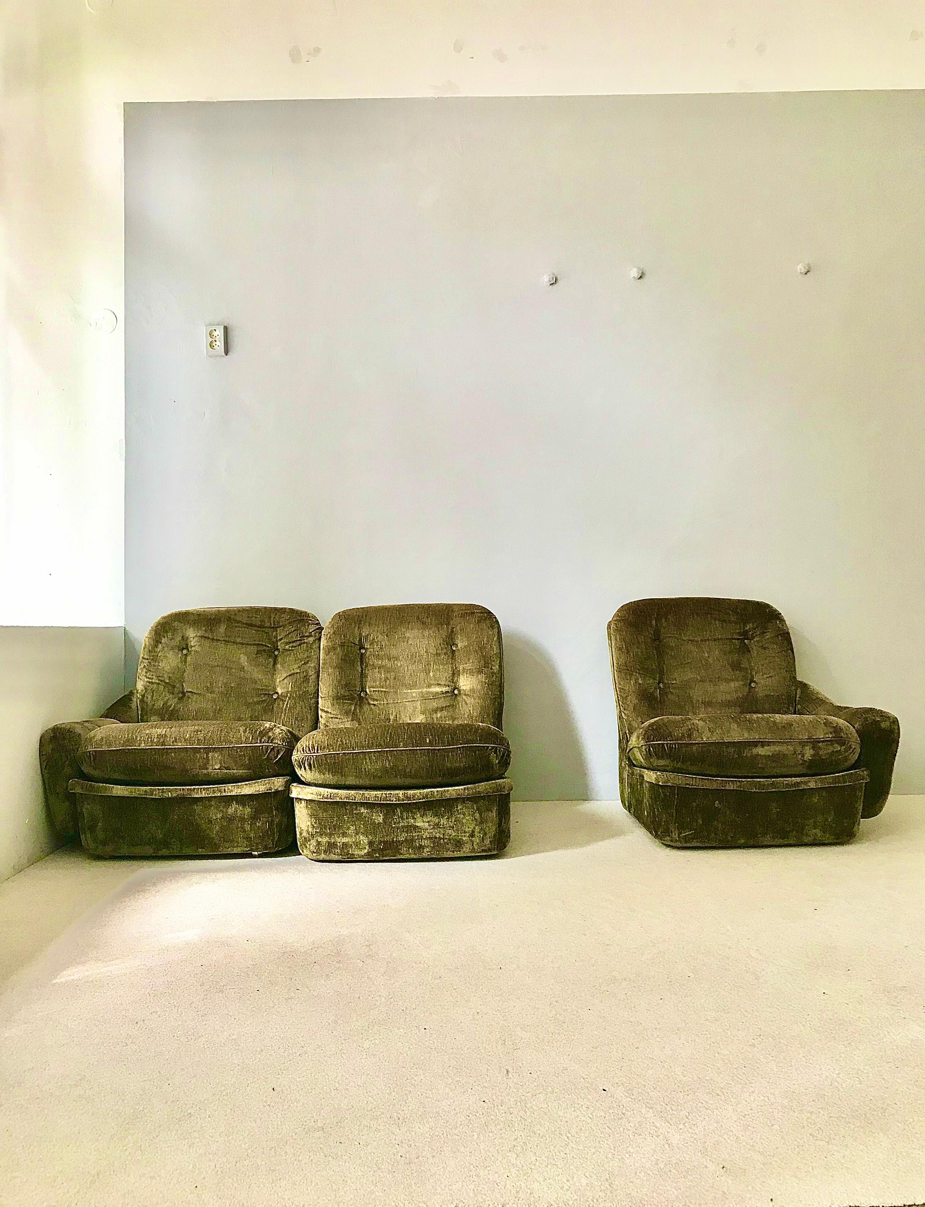 Vintage Moss Green Velvet Modular sofa set attributed to Michel Cadestin For Sale 11