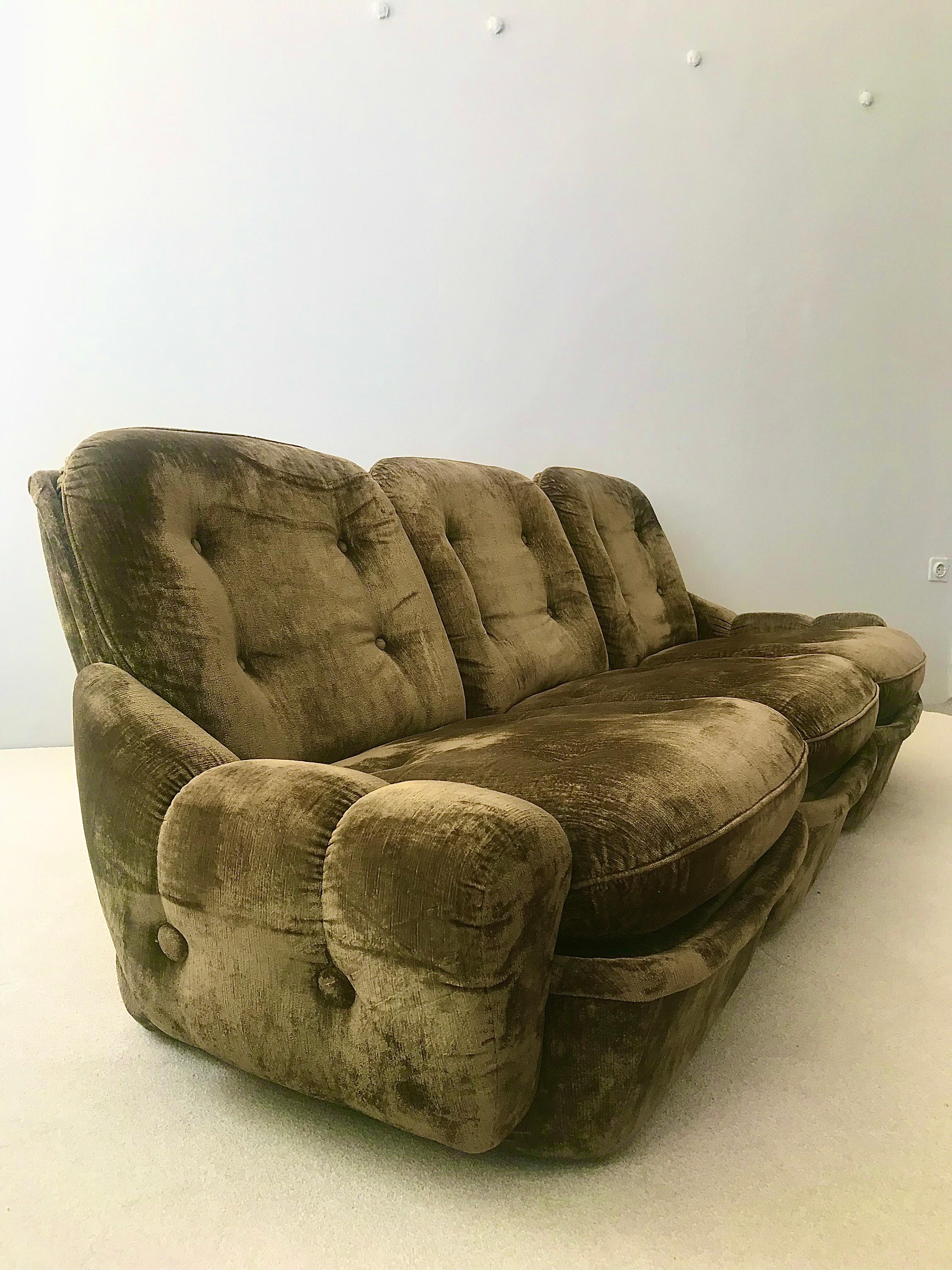 Vintage Moss Green Velvet Modular sofa set attributed to Michel Cadestin For Sale 6