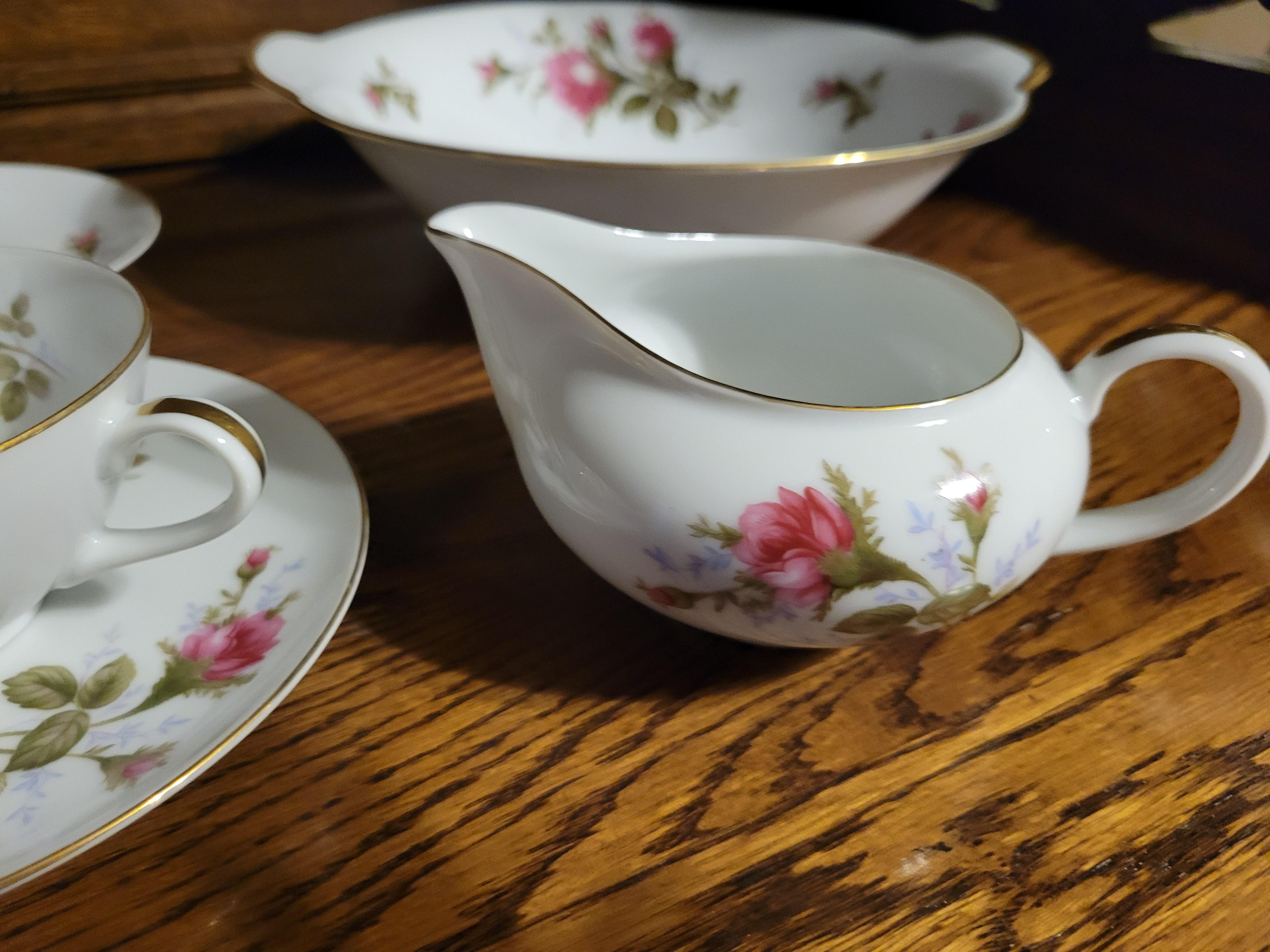 Vintage Moss Rose by Japan Fine China Tea Set - 28 Pieces  For Sale 4
