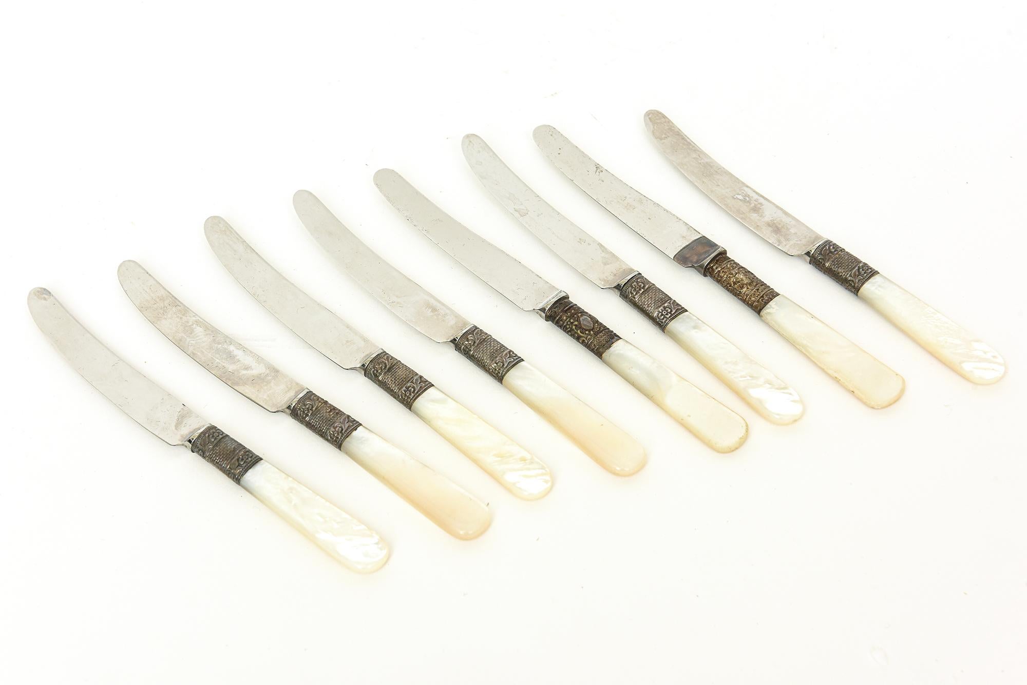  Vintage Mother of Pearl and Stainless Steel Appetizer Knives Set of 8 In Good Condition For Sale In North Miami, FL
