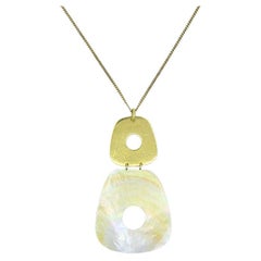 Vintage Mother of Pearl Pendant 10k Gold Chain Necklace