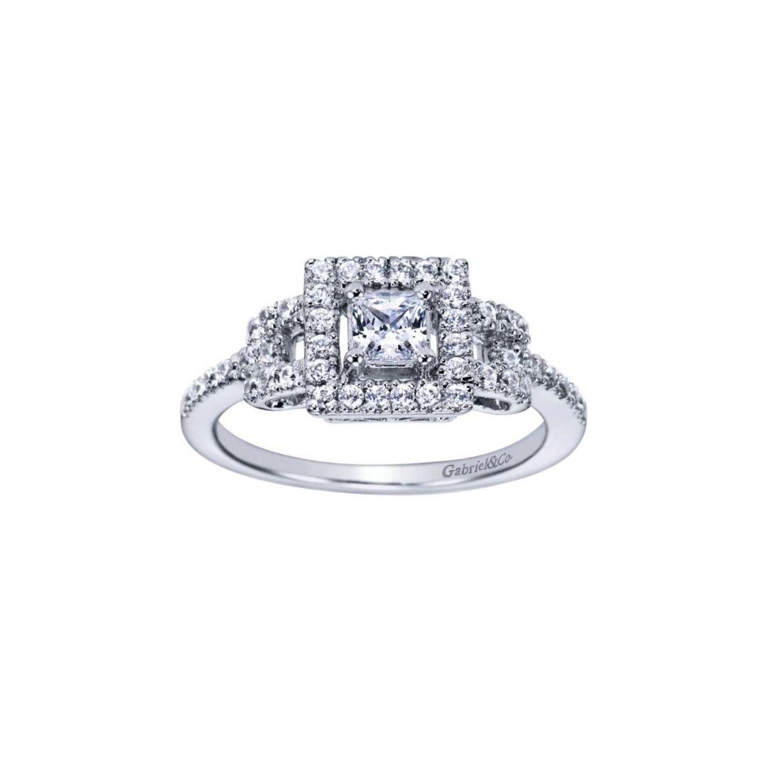Vintage Motif Princess Cut Diamond Engagement Ring with Halo For Sale
