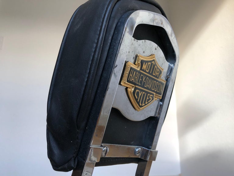 Vintage Motorcycle HarleyDavidson Detachable Backrest Seat For Sale at