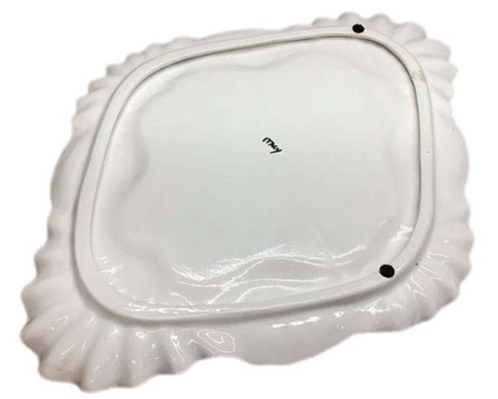 Italian ceramic shell motif soup tureen, a beautifully designed piece, perfect for your home by the ocean or water or to serve your families lobster bisque or clam chowder recipes! Mottahedeh Italian ceramic soup tureen with ladle and underplate.