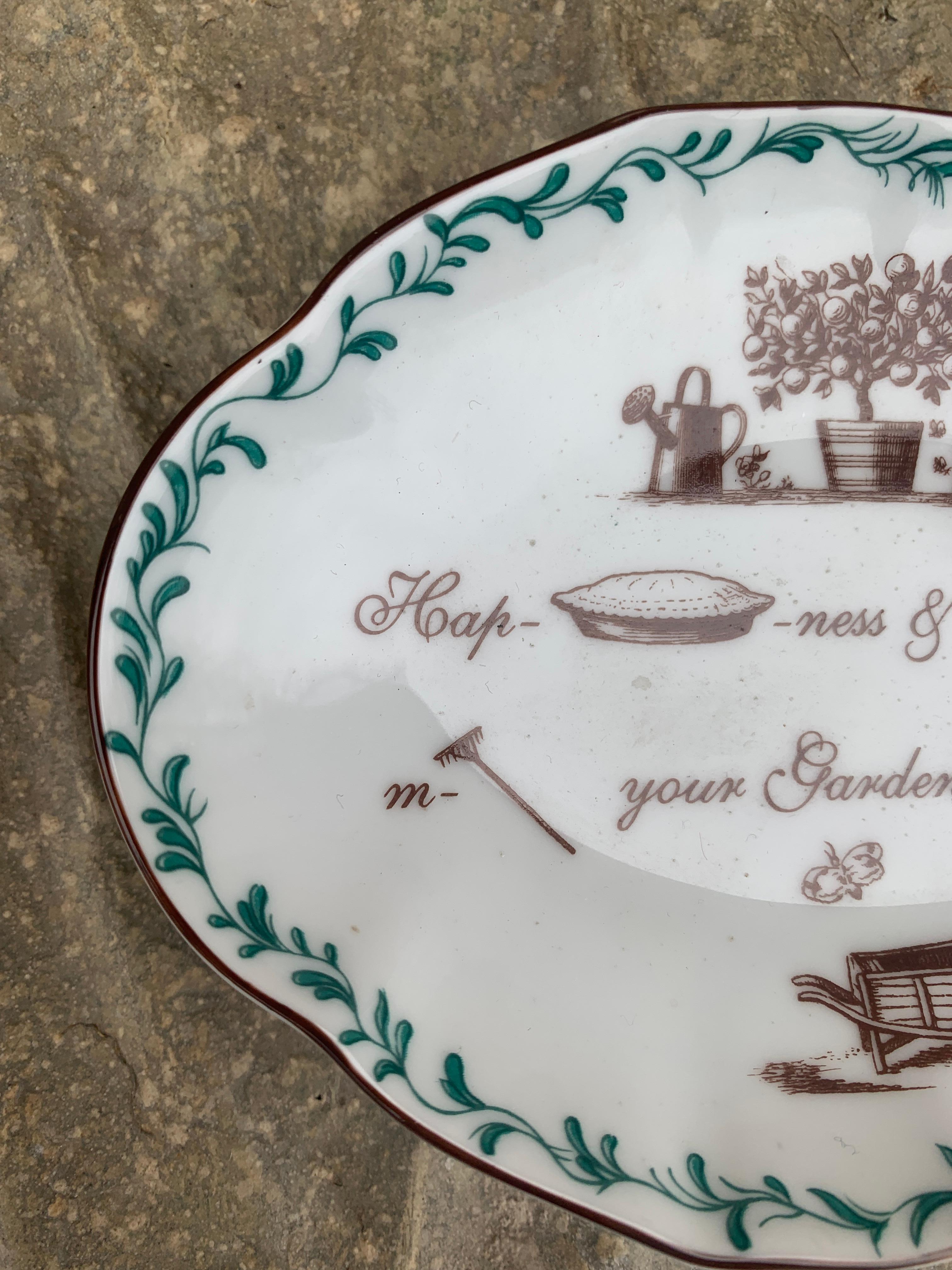 Vintage Mottahedeh Porzellan Garten Thema Catchall Dish (Portugiesisch) im Angebot
