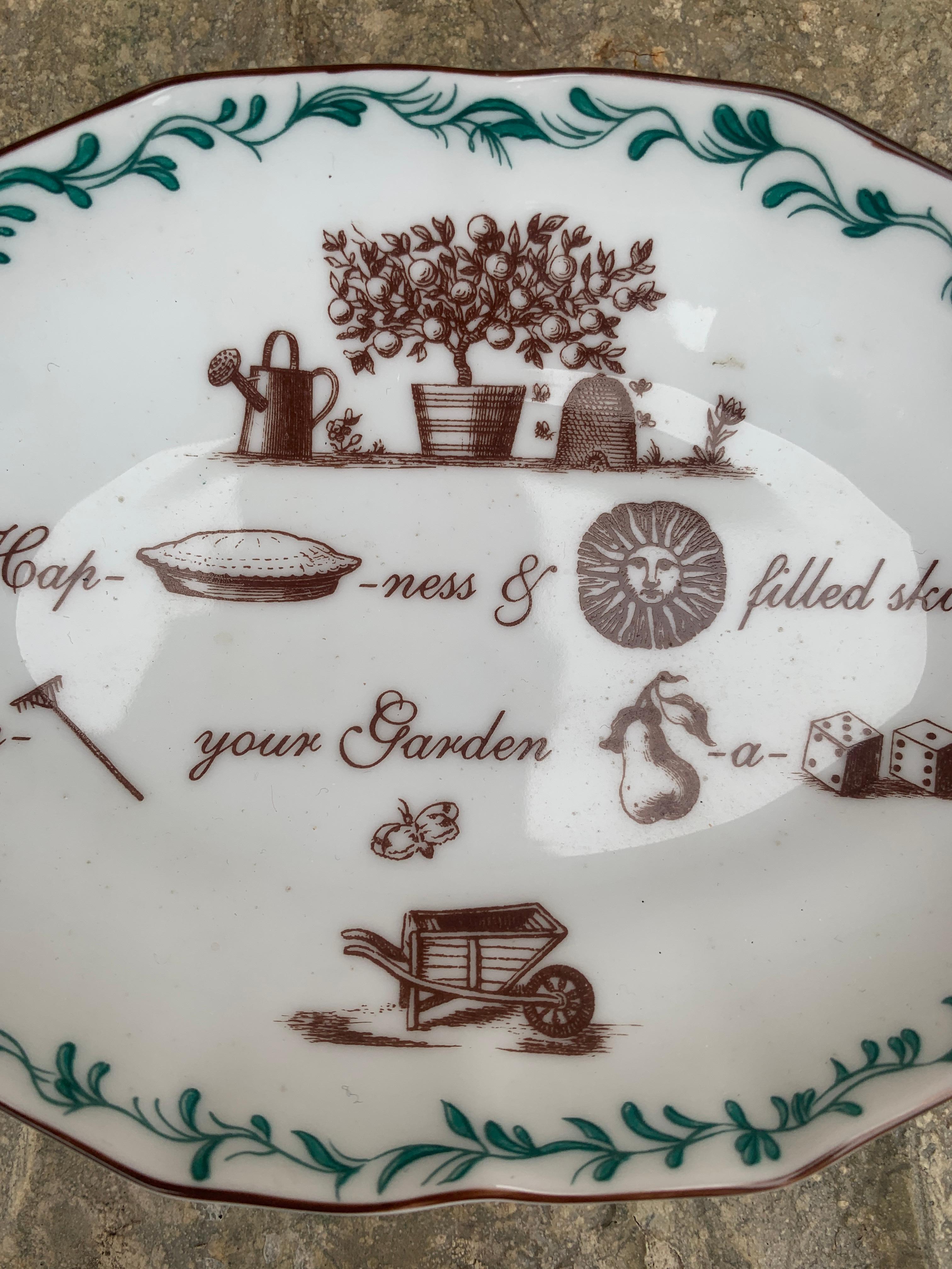 Vintage Mottahedeh Porzellan Garten Thema Catchall Dish im Zustand „Gut“ im Angebot in Elkhart, IN