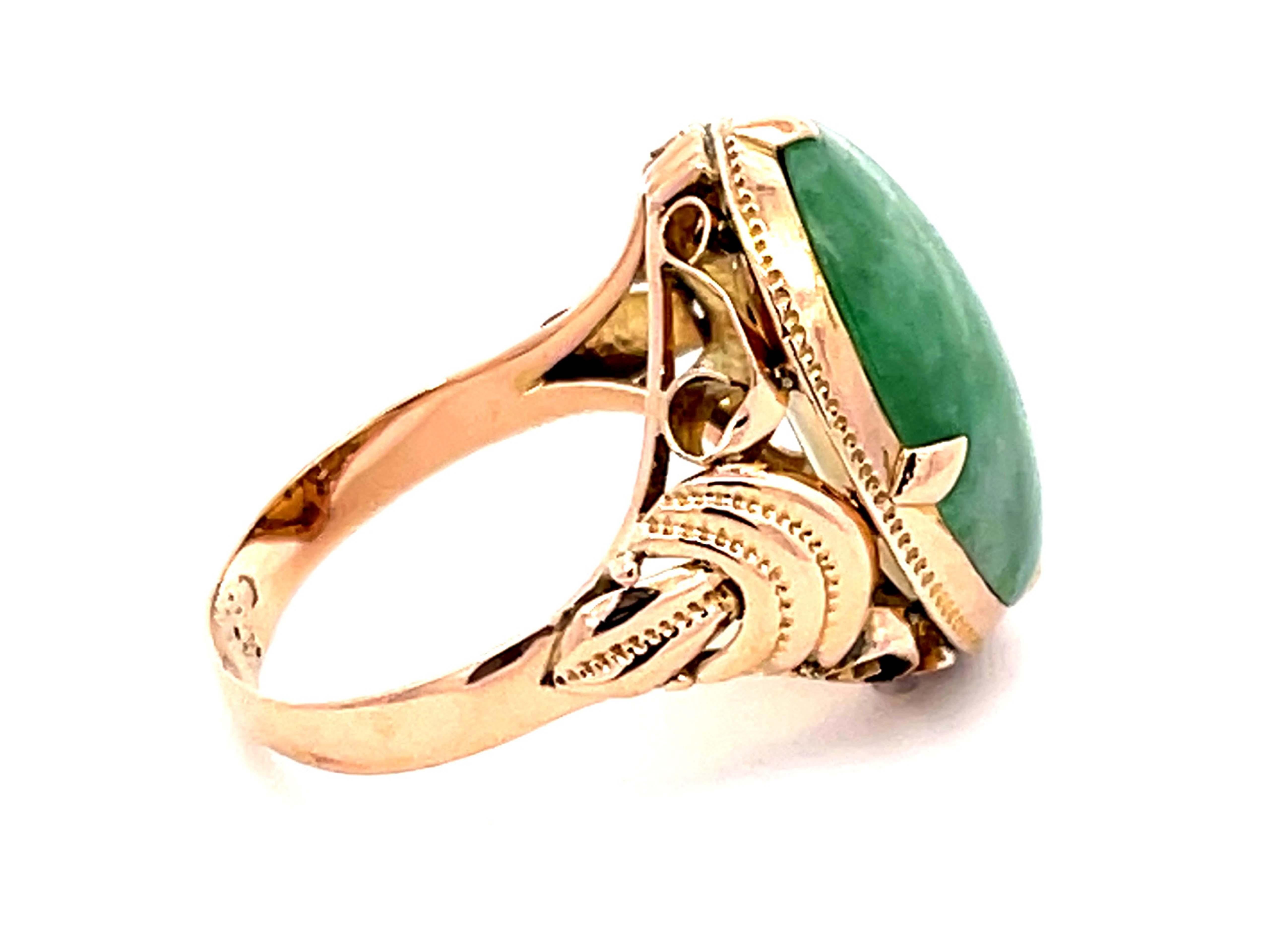 Vintage Mottled Green Jade Ring in 14k Rose Gold In Excellent Condition For Sale In Honolulu, HI