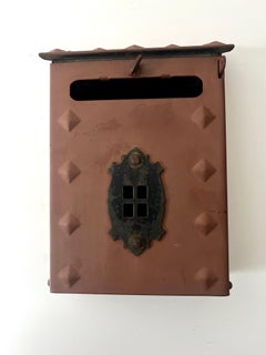 Vintage Mounted Mailbox with Turnkey to Open and Removable Large Paper holder