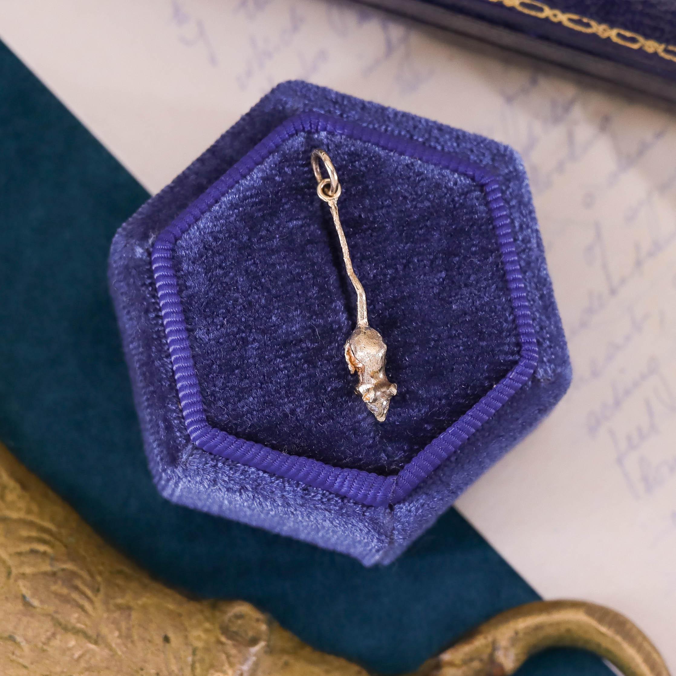 Vintage Mouse Charm of 14k Gold In Good Condition In Lewisburg, PA