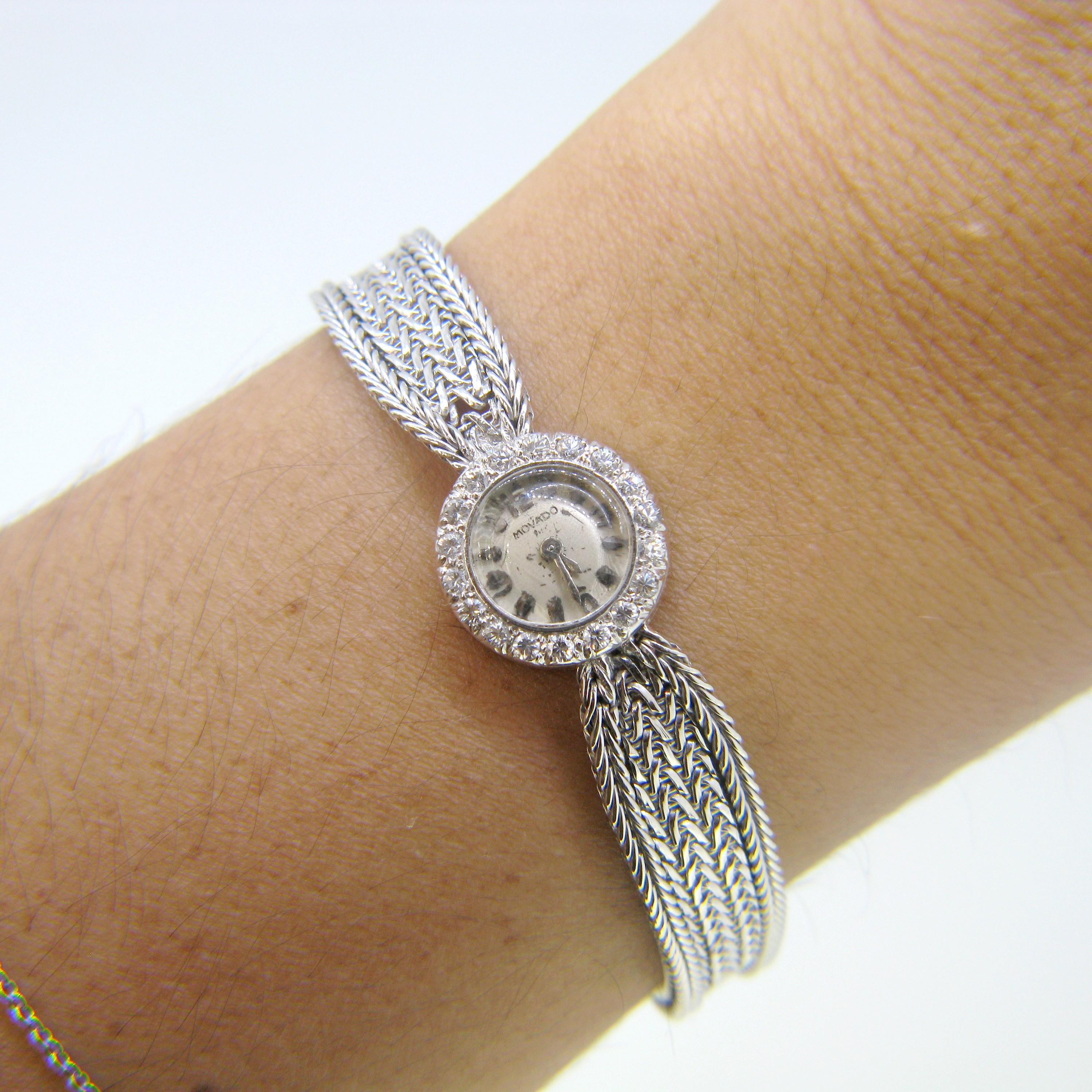 Montre-bracelet vintage Movado pour femme à remontage manuel en or blanc et diamants en vente 5