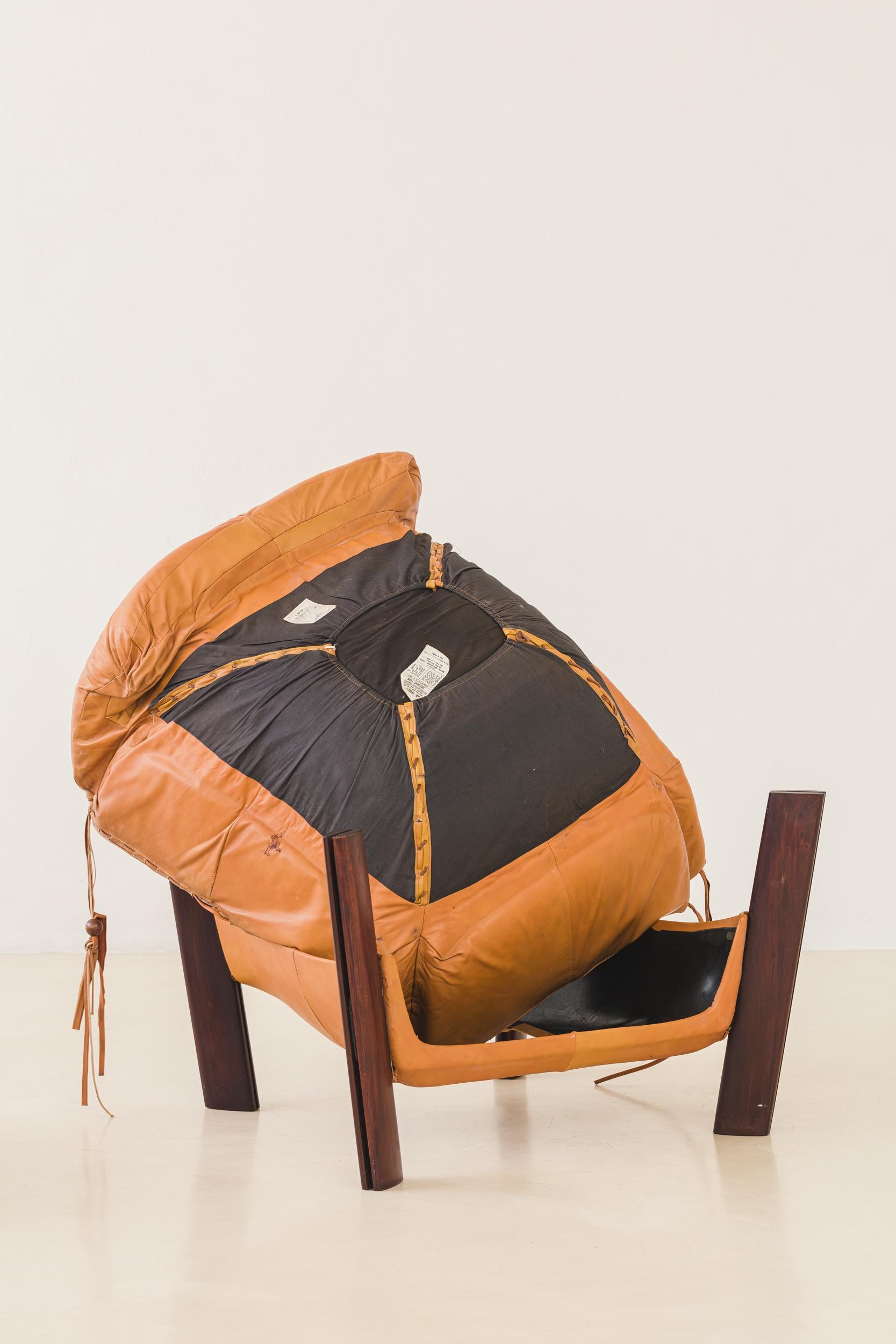 Vintage MP-111 Lounge Chair with Ottoman by Percival Lafer, 1970s, Brazil For Sale 4