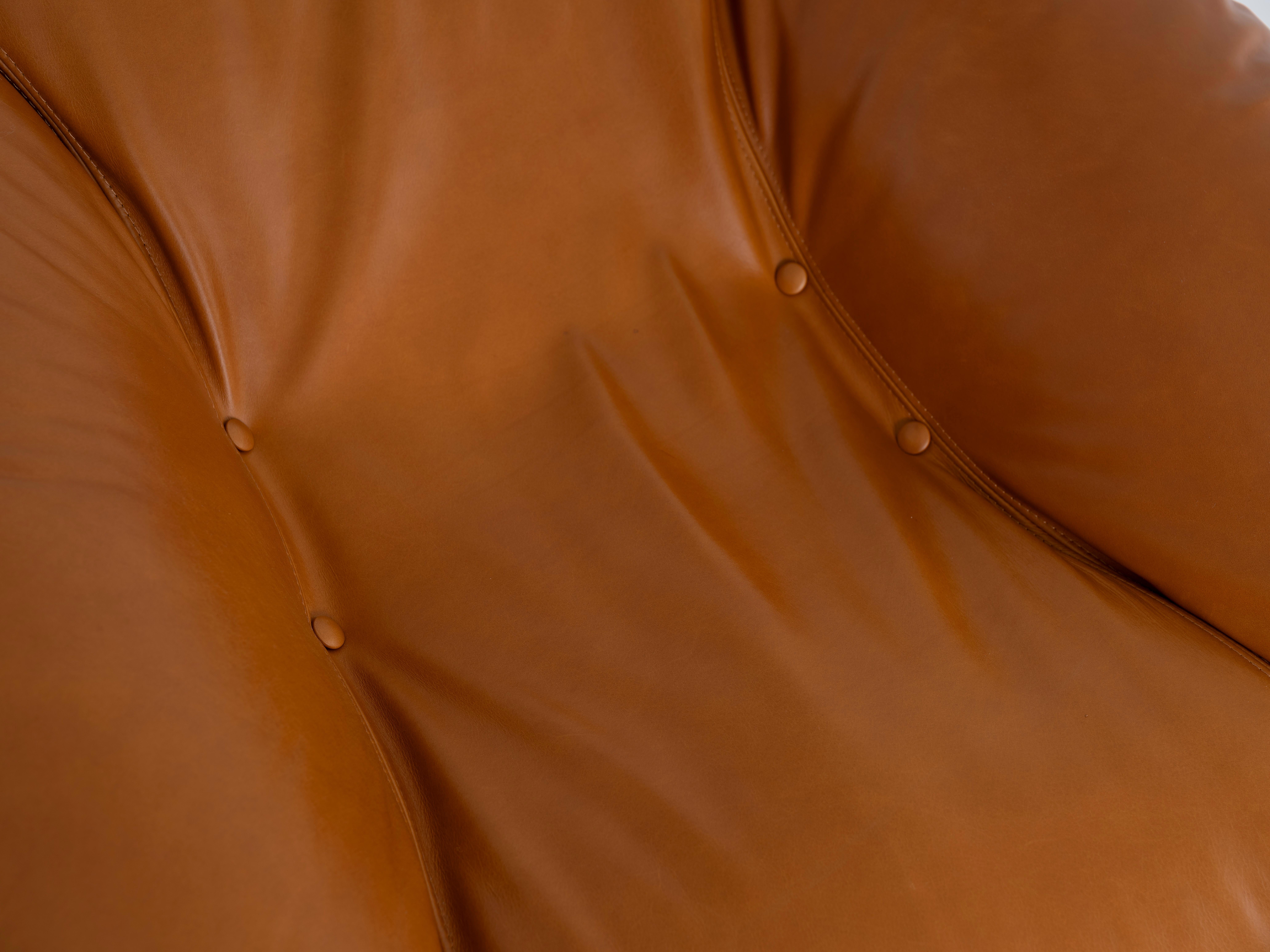 Pelle Coppia di poltrone vintage MP-61, Percival Lafer, Brasile, anni '70 in vendita