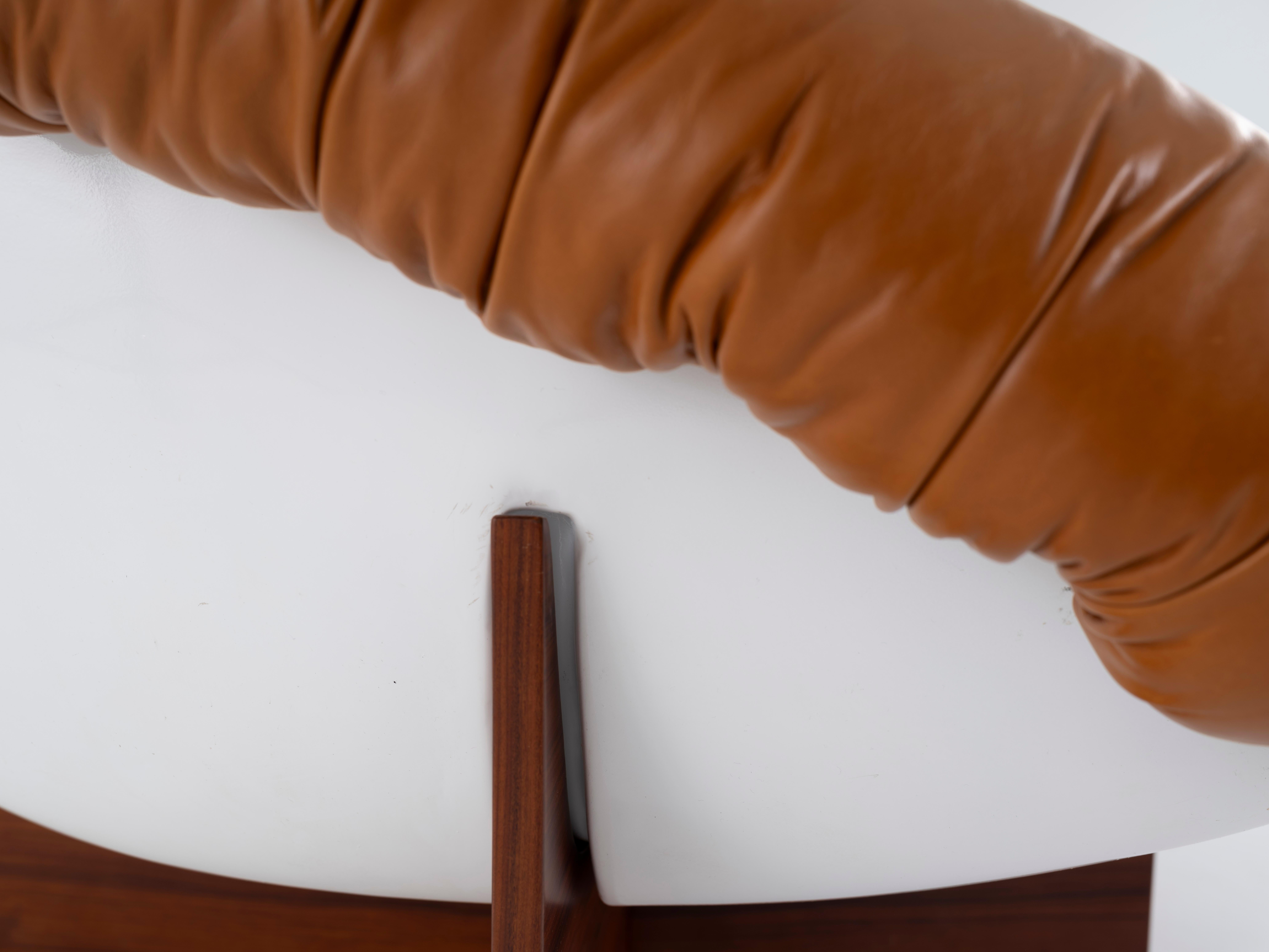 Coppia di poltrone vintage MP-61, Percival Lafer, Brasile, anni '70 in vendita 1