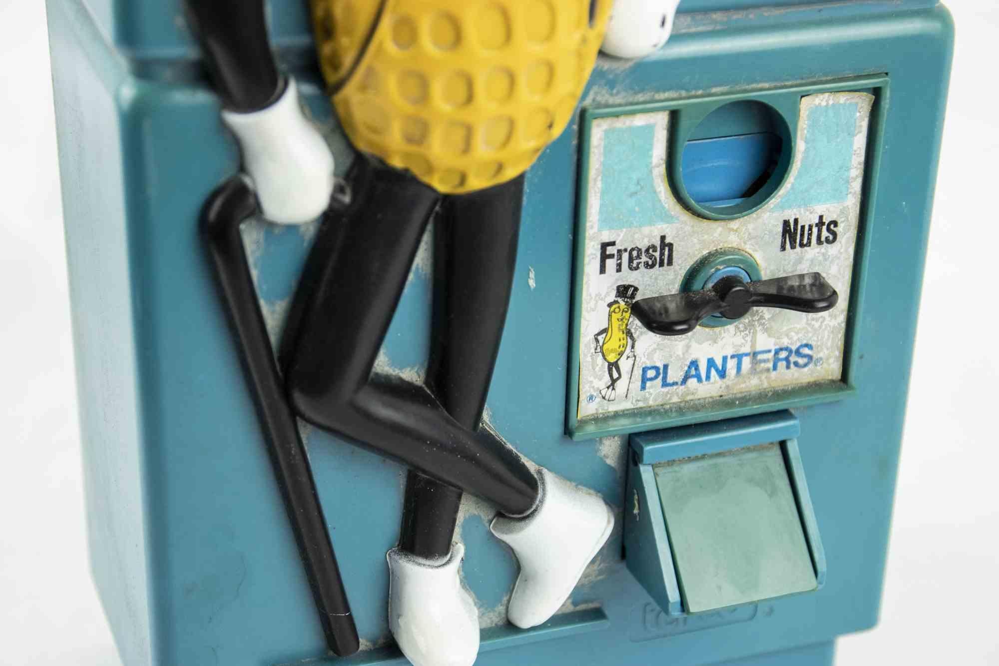 Vintage Mr. Peanuts Dekanter, USA, Mitte des 20. Jahrhunderts (Kunststoff) im Angebot