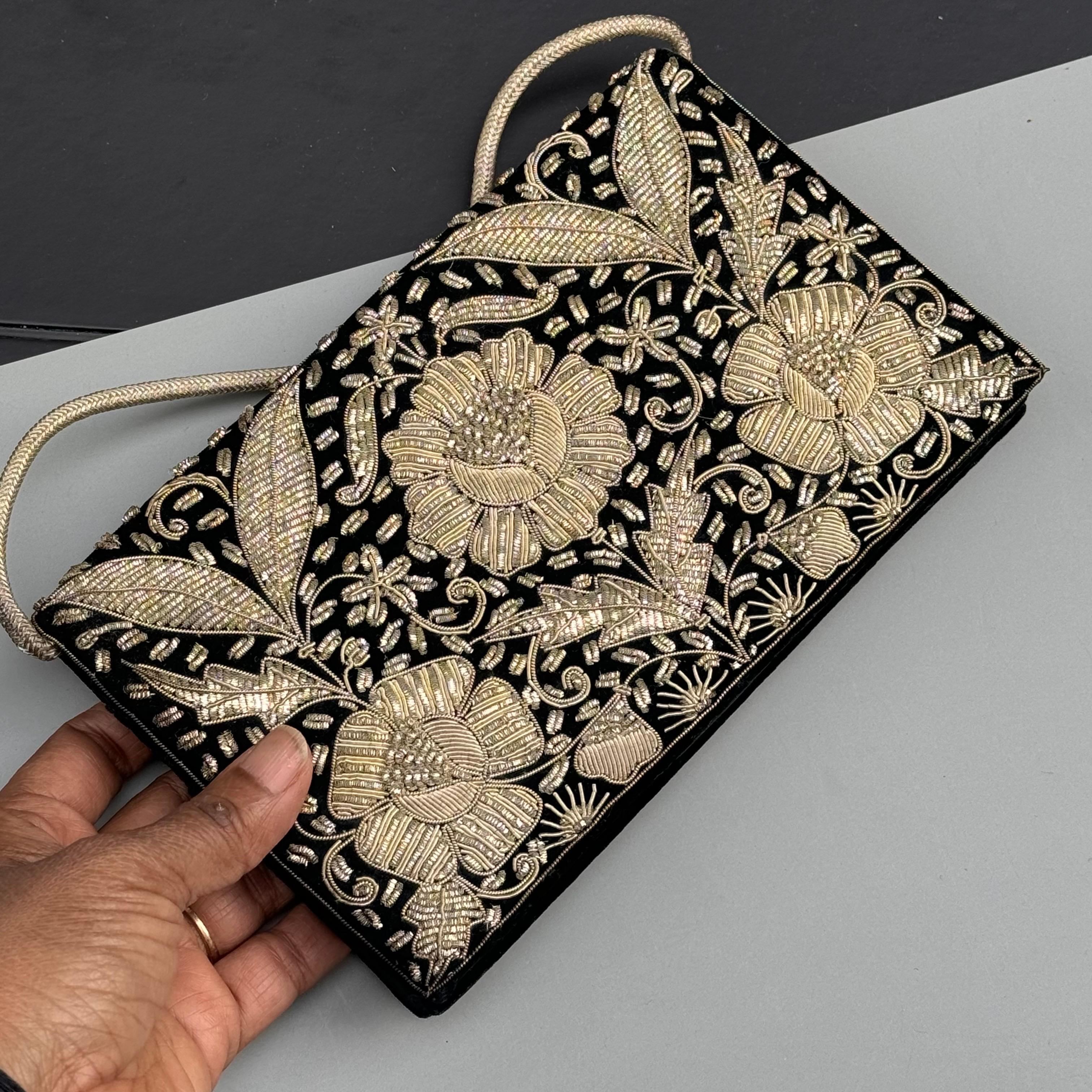 Pochette vintage ricamata a mano da Mughal, borsetta da sera in vendita 6