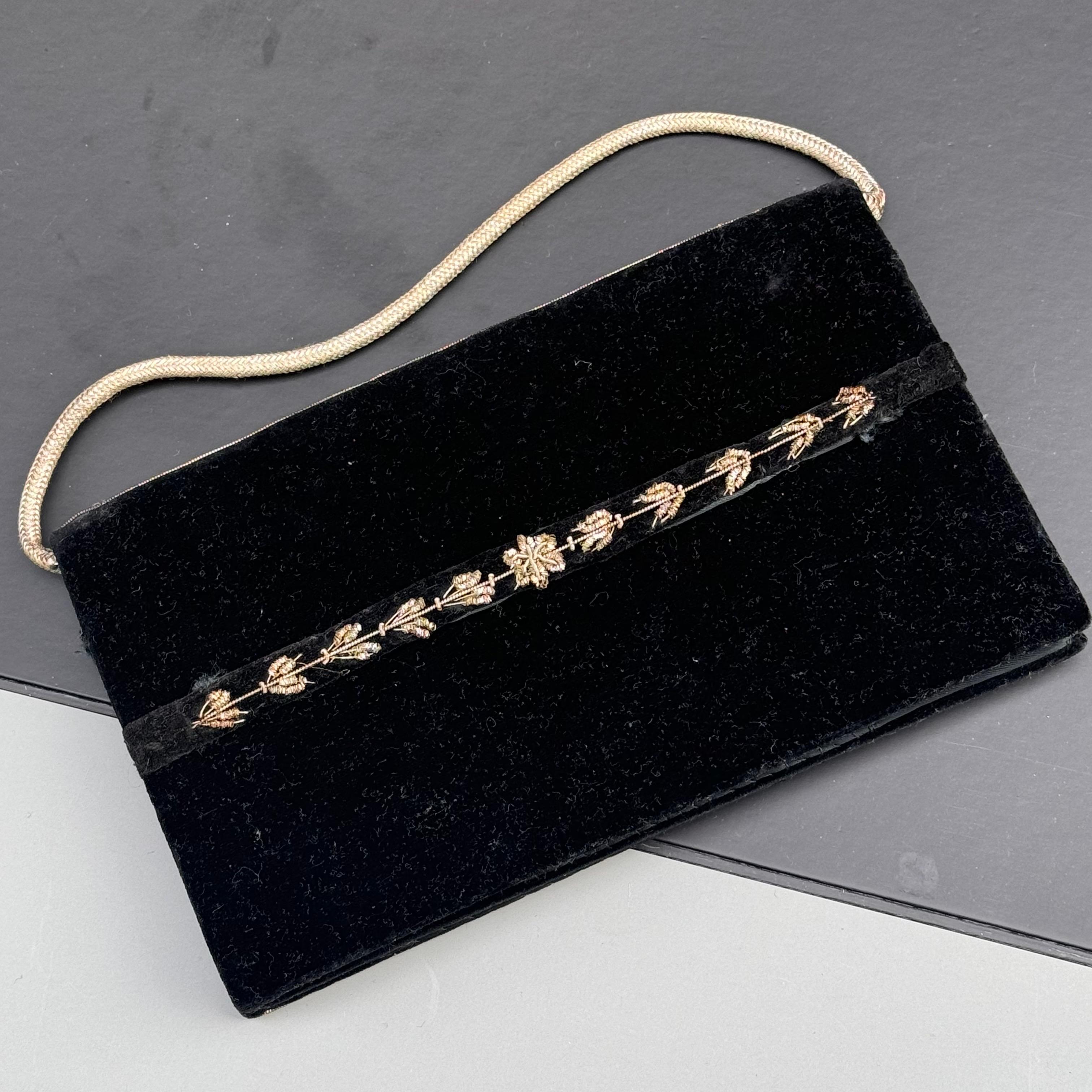 Pochette vintage ricamata a mano da Mughal, borsetta da sera in vendita 4