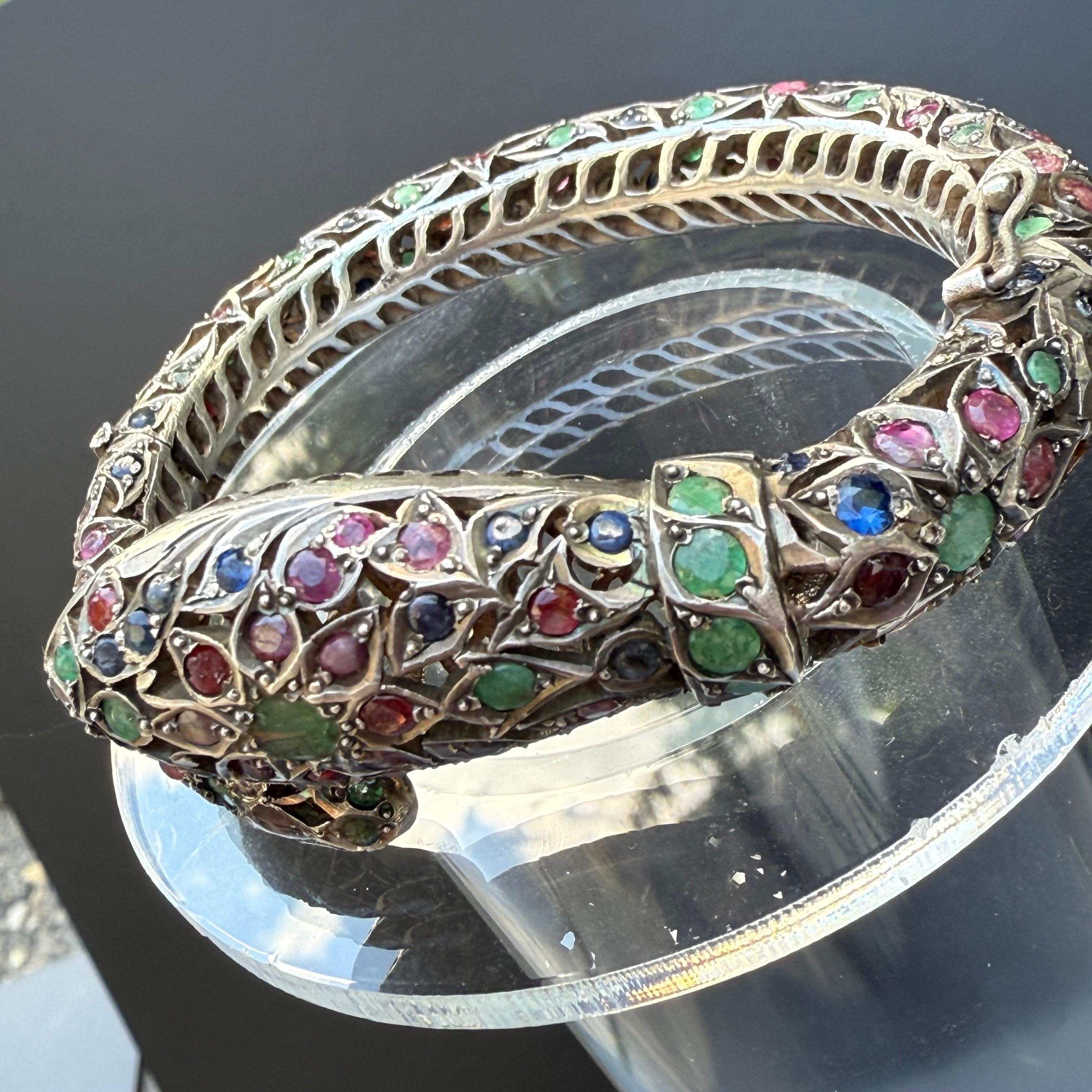 da uomo o donna Bracciale a serpente con cerniera d'argento Mughal vintage con pietre preziose e borchie in vendita