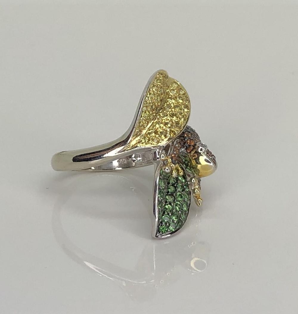 Women's or Men's Vintage Multi-Color Sapphire Diamond Gold Frog on Leaf Ring Estate Fine Jewelry