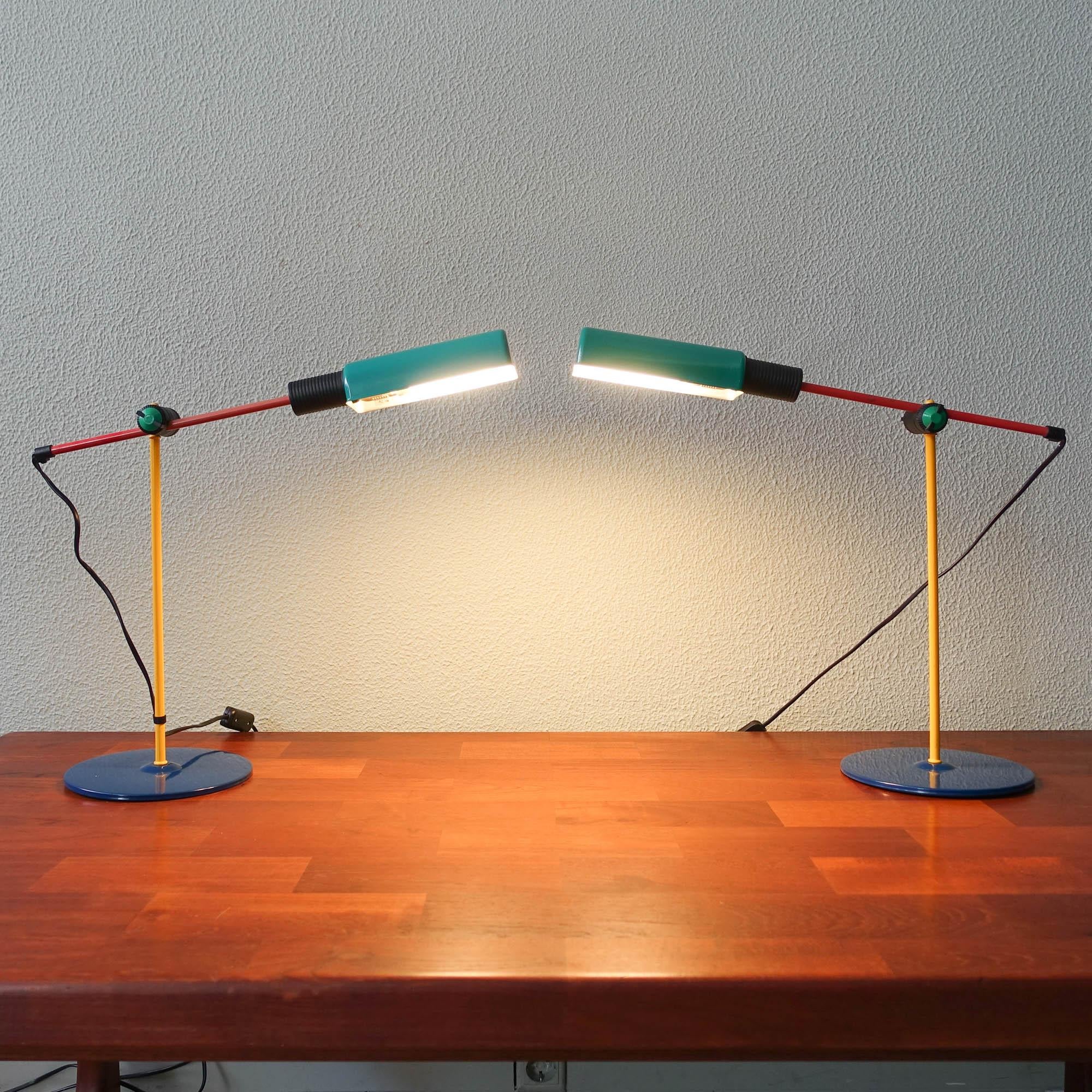 Postmoderne Lampe de bureau multicolore vintage par Veneta Lumi, années 1980  en vente