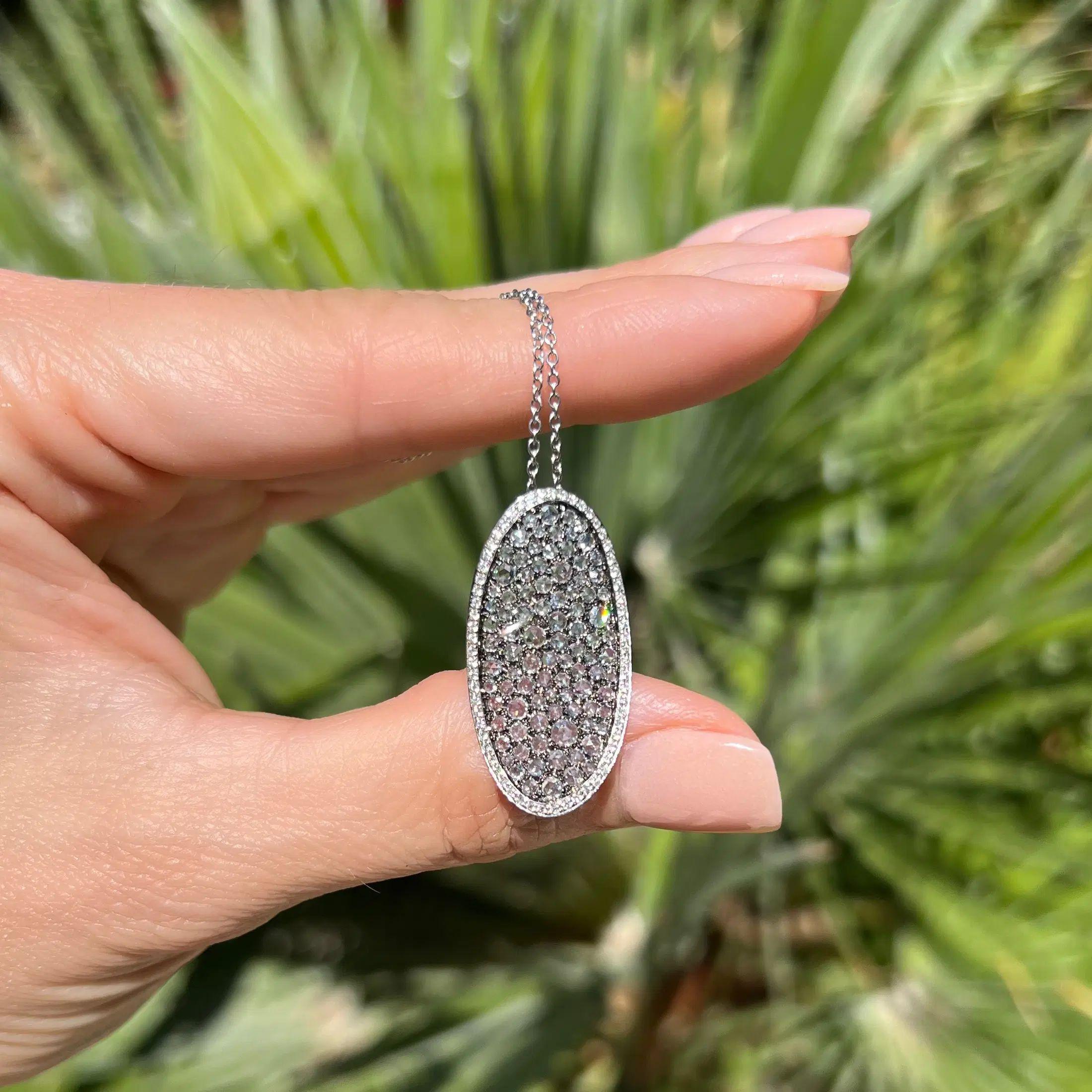 Vintage Multi Diamond Wavy Pebble Blackened Gold Anhänger Halskette (Modernistisch) im Angebot