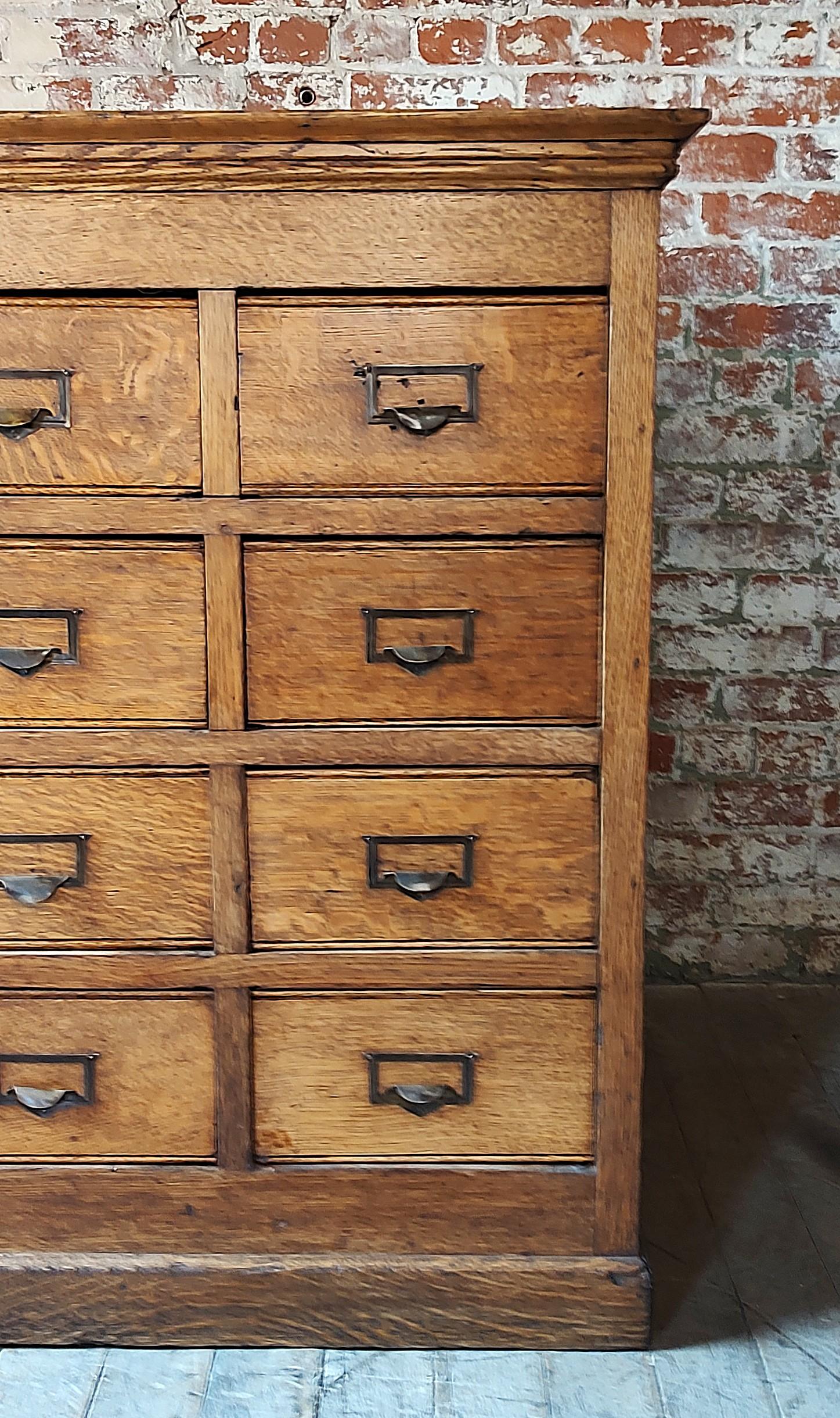 Boticario Vintage de Roble con Varios Cajones en venta 9