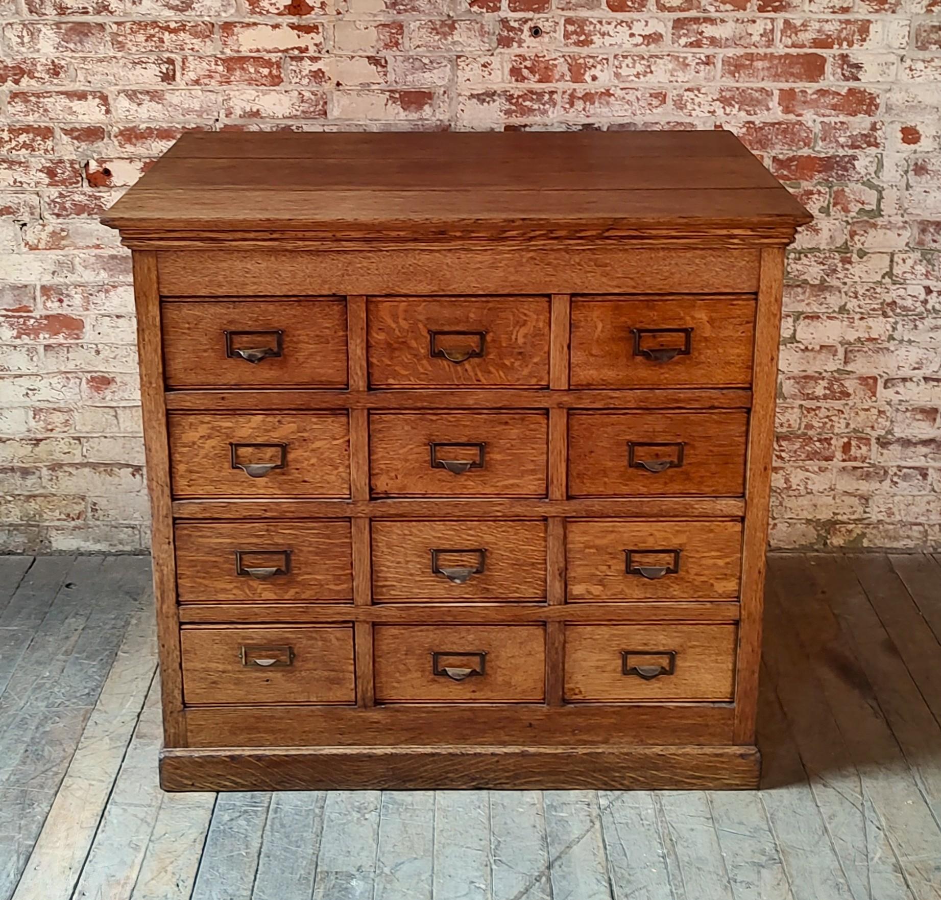 Boticario Vintage de Roble con Varios Cajones Estadounidense en venta