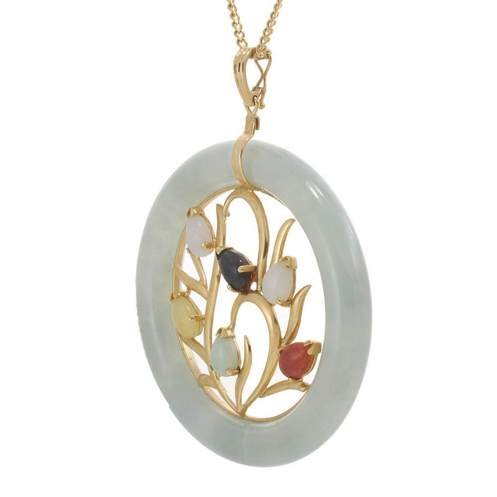 Collier Vintage Multi-Jade avec pendentif Design/One en or jaune 14KT Bon état - En vente à New York, NY