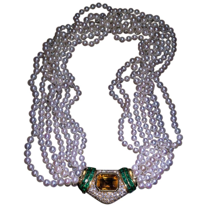 Collier vintage à plusieurs rangs de perles de culture avec fermoir en or orné de bijoux en vente