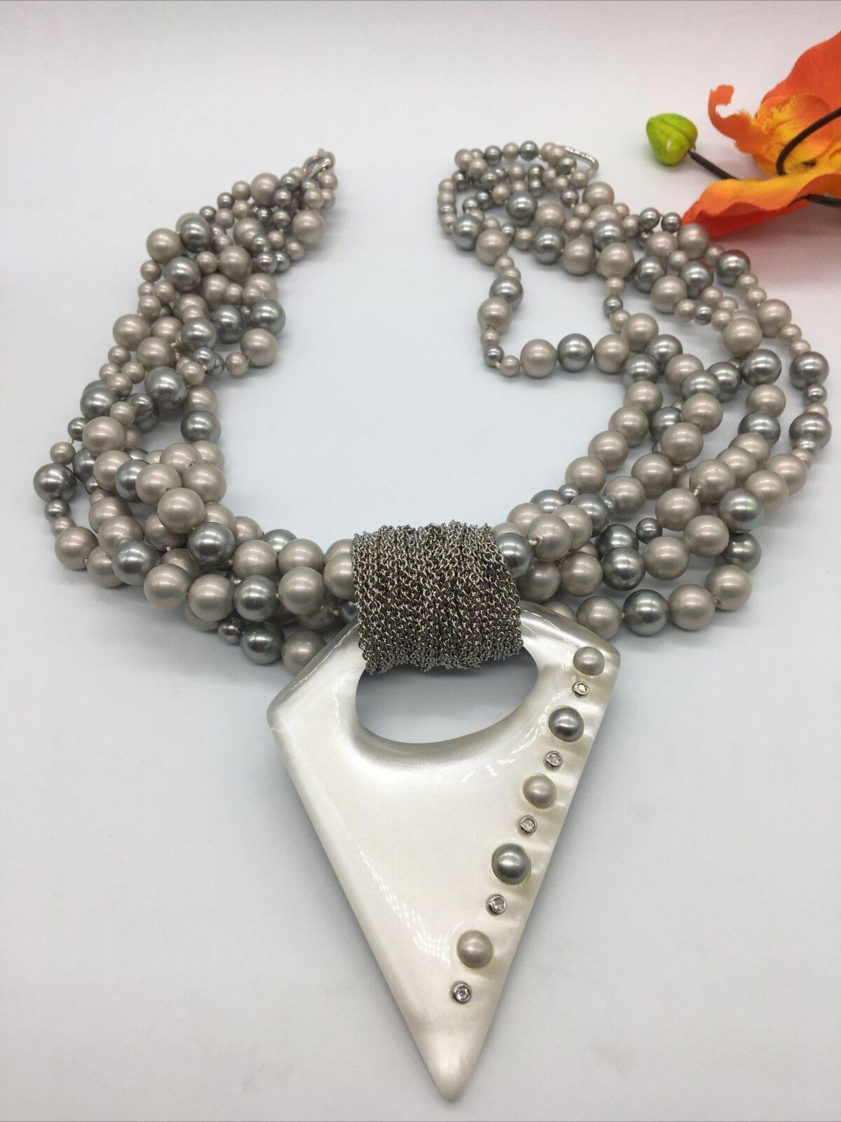 Vintage Multi Strang Perle Lucite Studded Alexis Bittar Drop Anhänger Halskette (Rundschliff) im Angebot