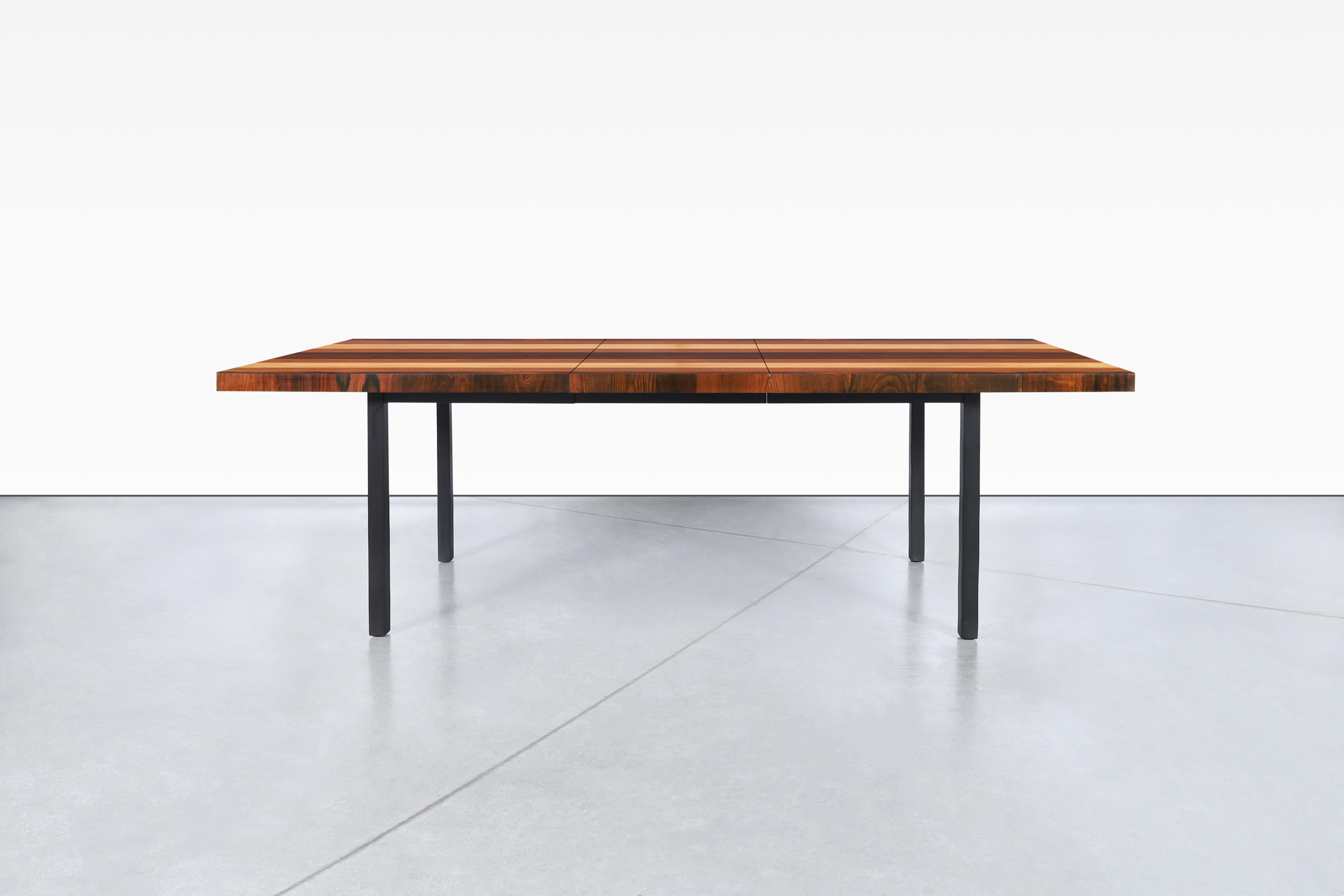 Ebano Tavolo da pranzo espandibile in legno multiplo vintage di Milo Baughman per Directional in vendita
