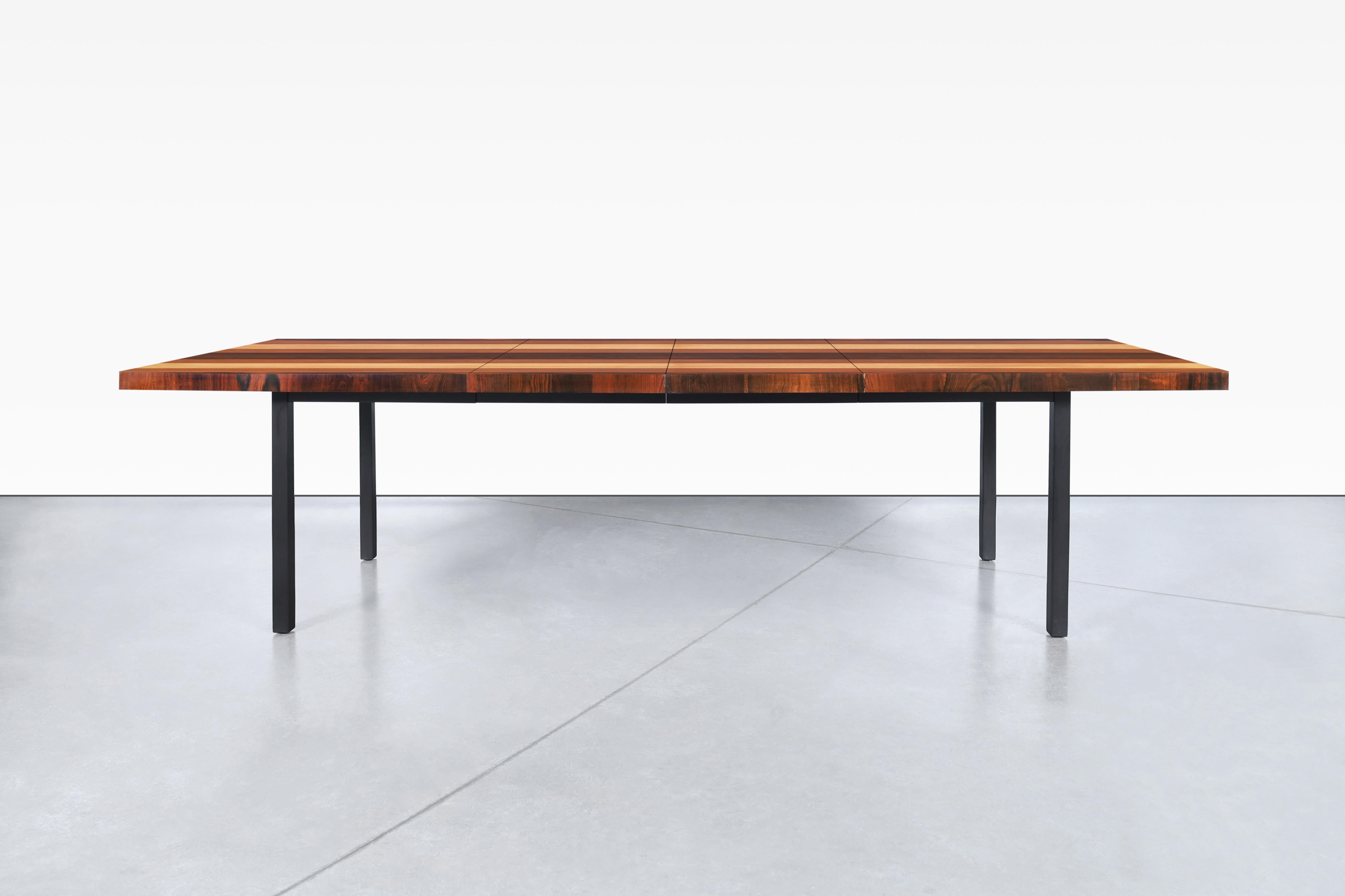 Tavolo da pranzo espandibile in legno multiplo vintage di Milo Baughman per Directional in vendita 1