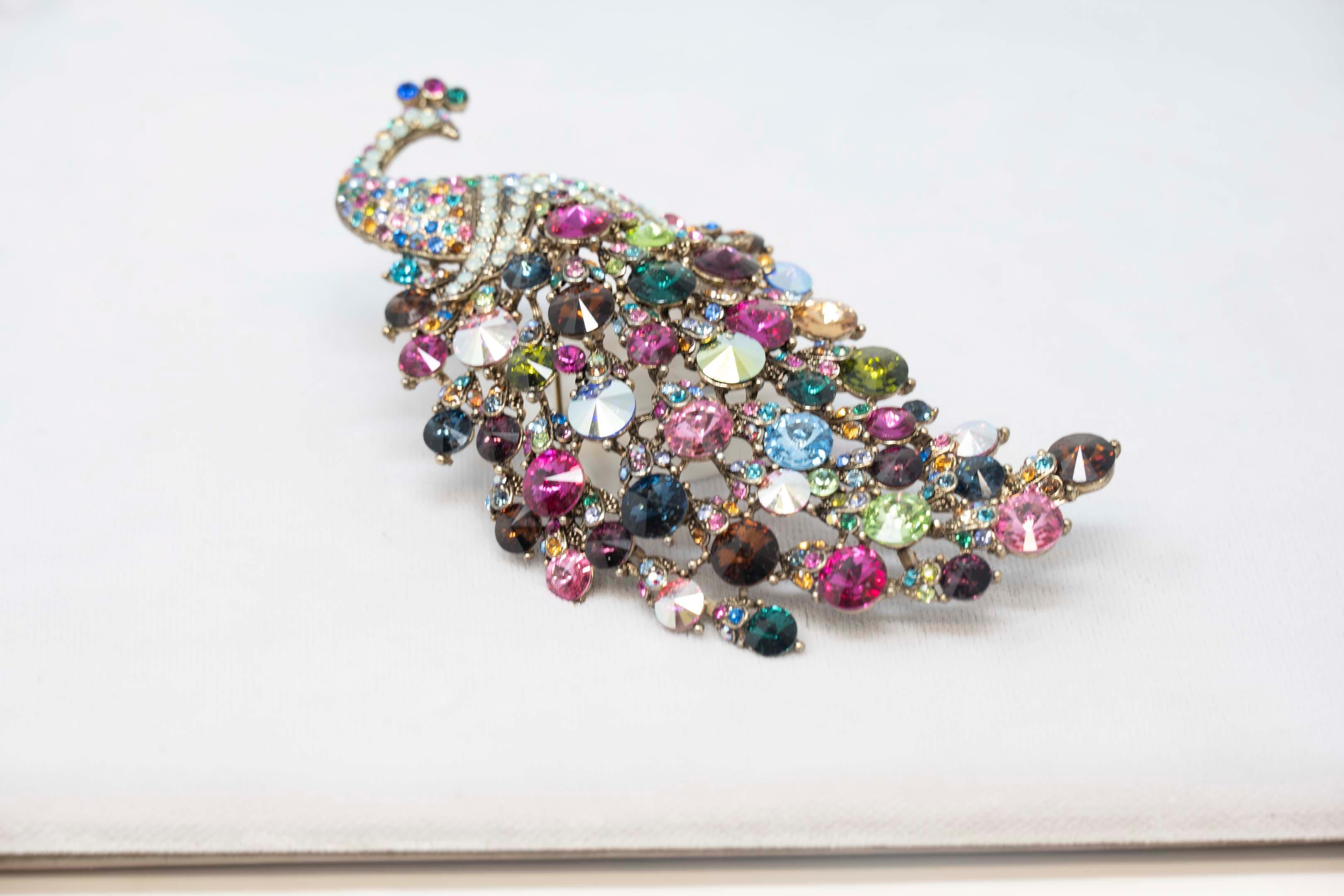 Vintage Multicolor Chrystal Stone Silver Tone Peacock Brooch In Good Condition In Montreal, QC