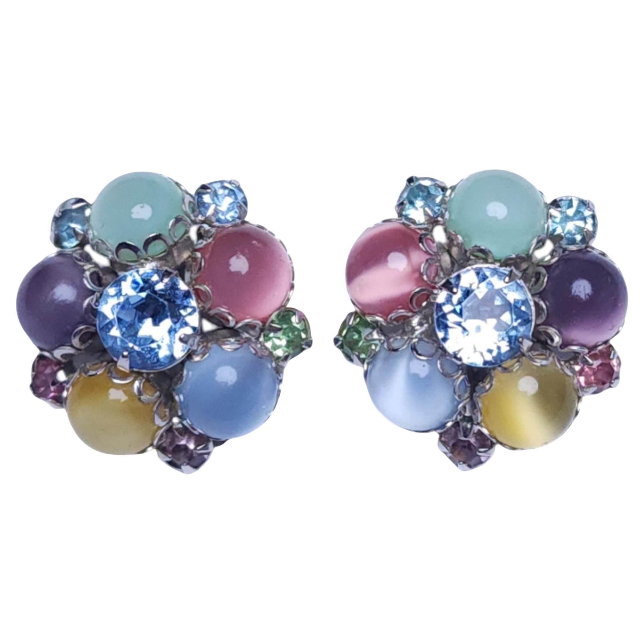 Orecchini a grappolo in vetro e strass multicolore d
epoca