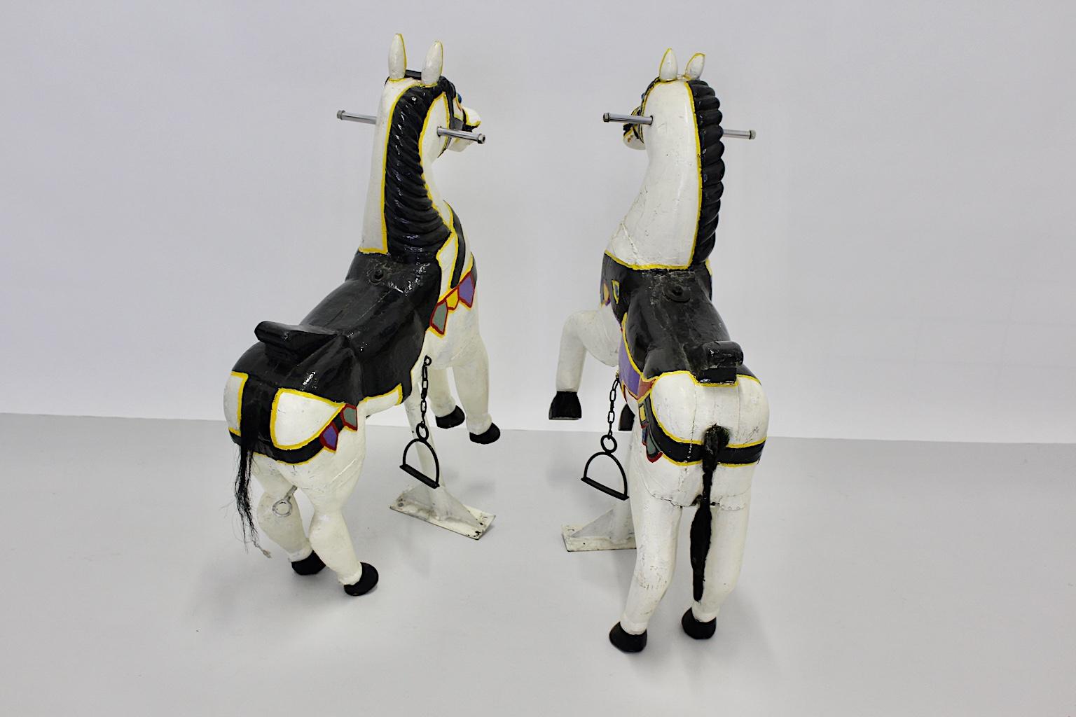 Antique Vintage Multicolored Pair of Wood Carousel Horses Austria, circa 1890 In Good Condition For Sale In Vienna, AT